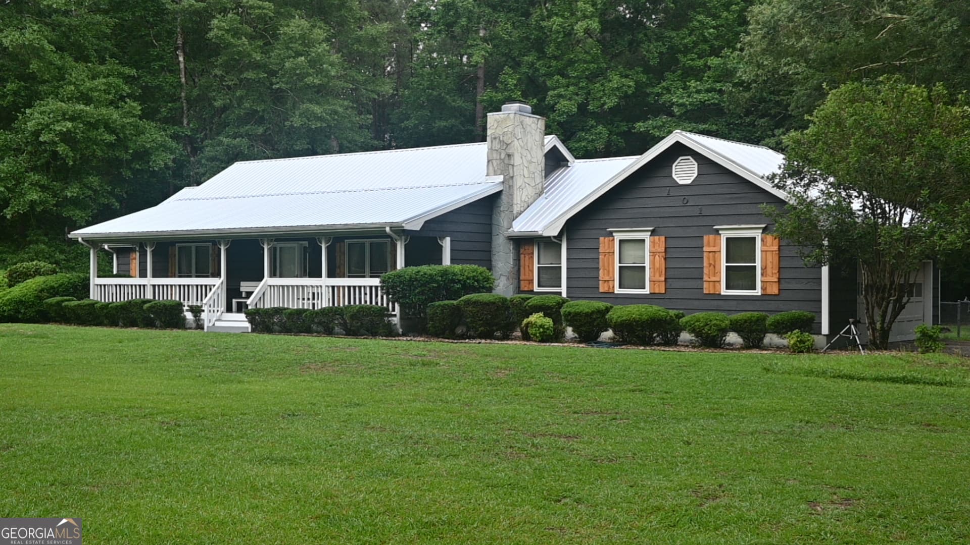 3 bedroom, 2 bathroom, 1,876 sq ft single family residence sold at 101 Kingswood Drive, Macon, GA 31210