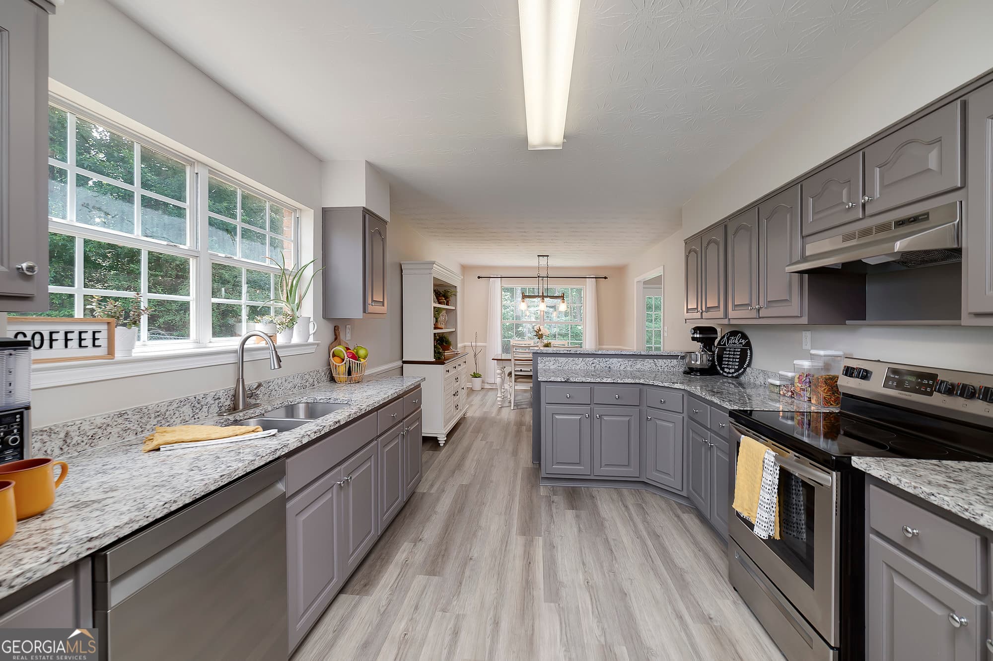 4 bedroom, 2.5 bathroom, 2,564 sq ft single family residence for sale at 224 Vernon Walk, Mcdonough, GA 30252 — photo 3