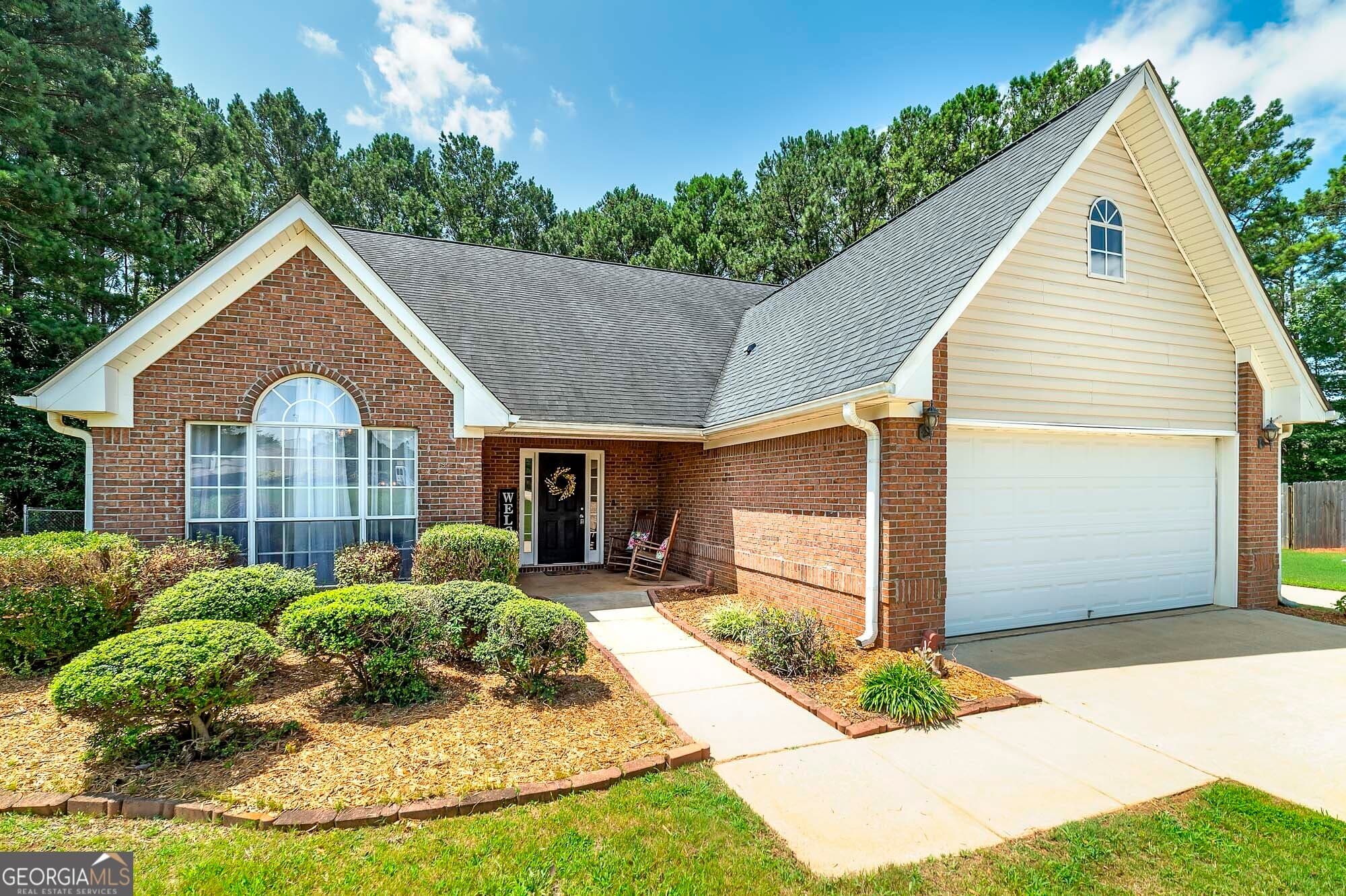 4 bedroom, 2.5 bathroom, 2,564 sq ft single family residence for sale at 224 Vernon Walk, Mcdonough, GA 30252 — photo 1 of 36