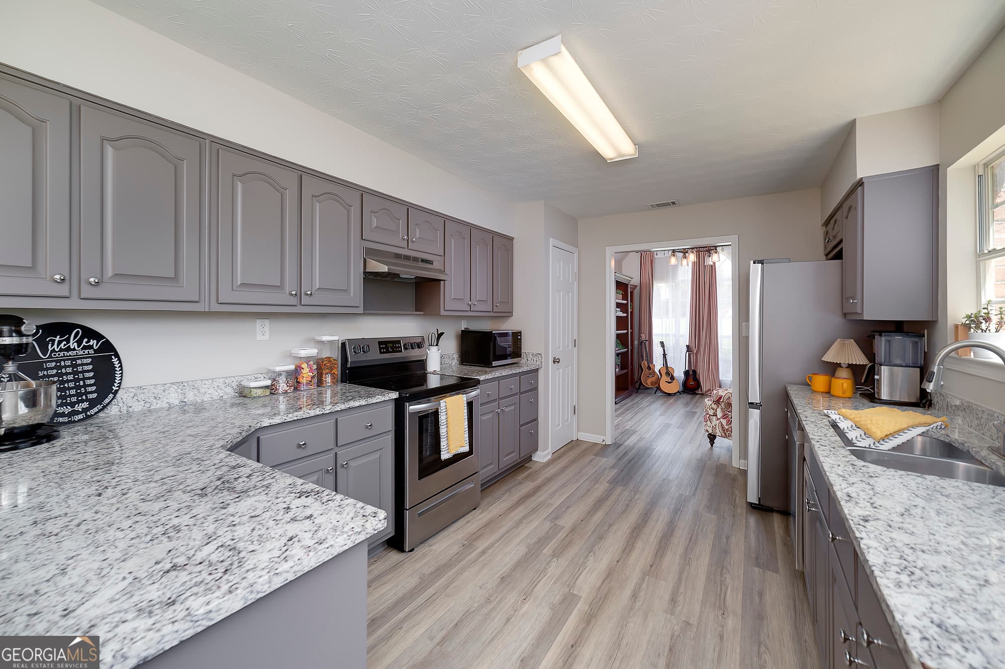 4 bedroom, 2.5 bathroom, 2,564 sq ft single family residence for sale at 224 Vernon Walk, Mcdonough, GA 30252 — photo 5