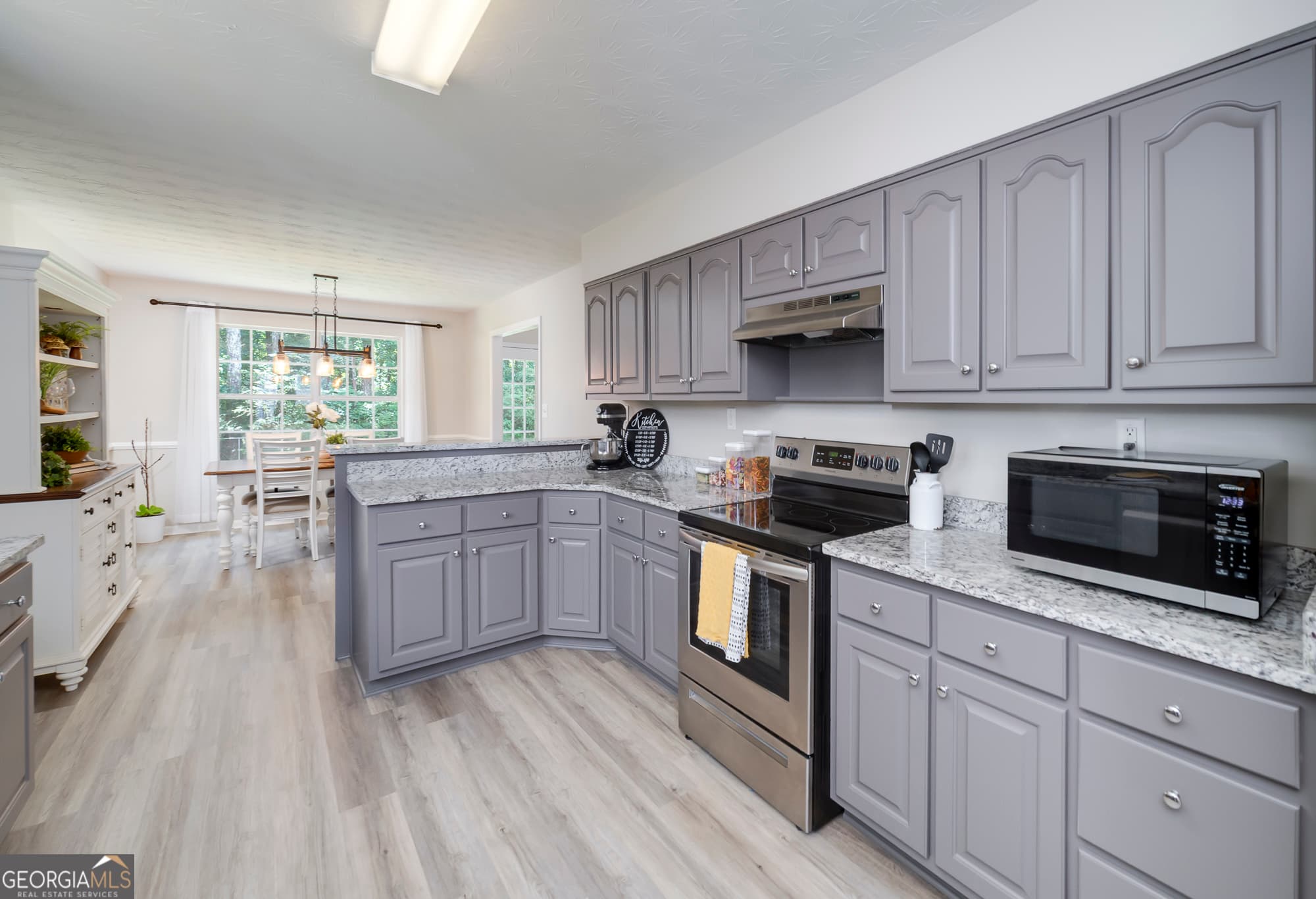 4 bedroom, 2.5 bathroom, 2,564 sq ft single family residence for sale at 224 Vernon Walk, Mcdonough, GA 30252 — photo 4