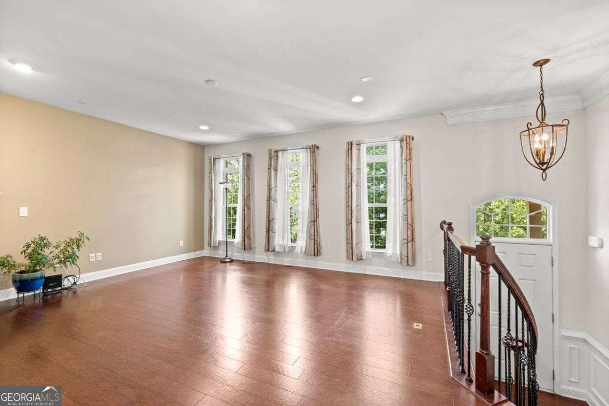 3 bedroom, 3.5 bathroom, 2,352 sq ft townhouse for rent at 1034 East Paces Chas, Atlanta, GA 30326 for $3,800 a month — photo 6