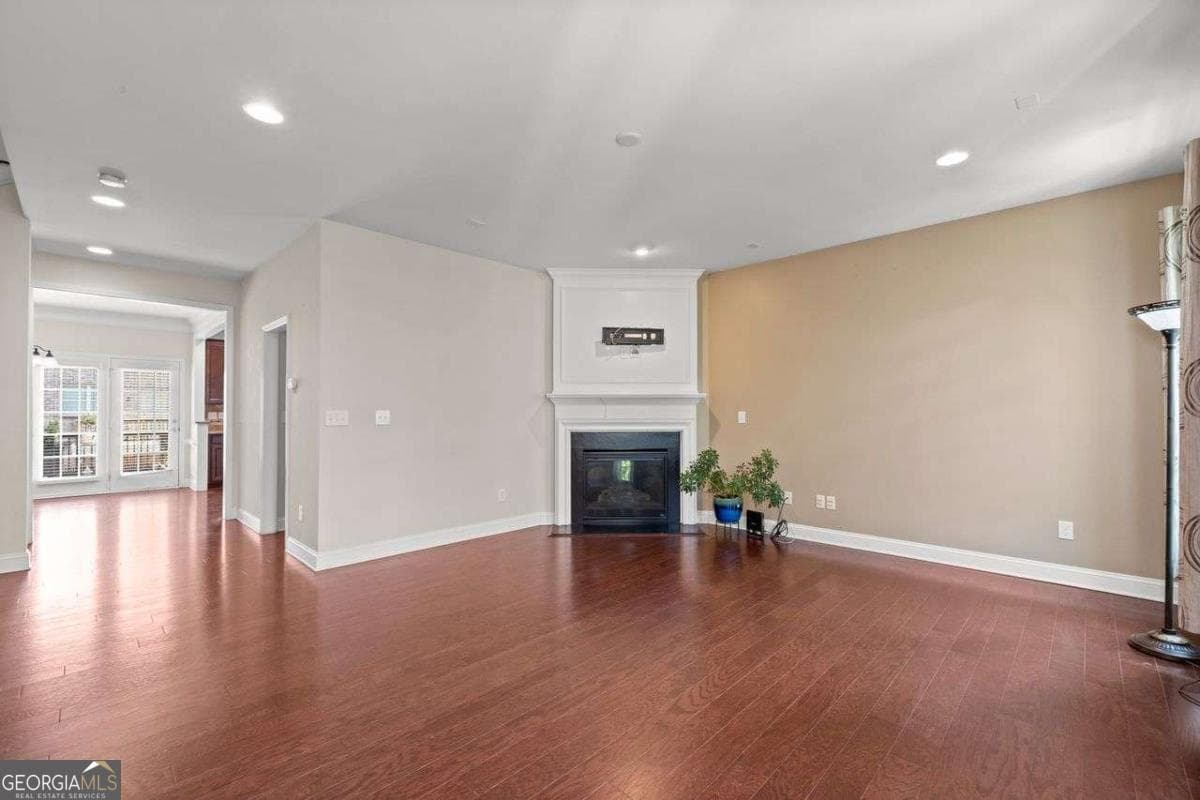 3 bedroom, 3.5 bathroom, 2,352 sq ft townhouse for rent at 1034 East Paces Chas, Atlanta, GA 30326 for $3,800 a month — photo 7