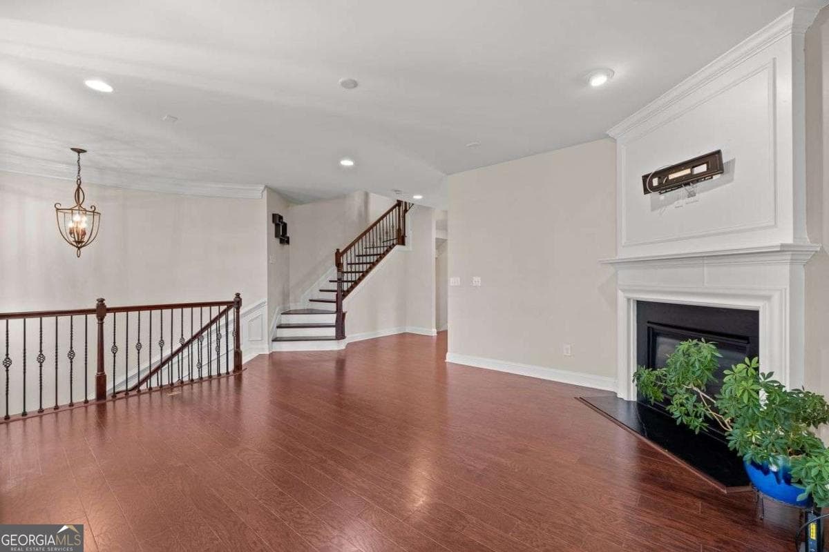3 bedroom, 3.5 bathroom, 2,352 sq ft townhouse for rent at 1034 East Paces Chas, Atlanta, GA 30326 for $3,800 a month — photo 8