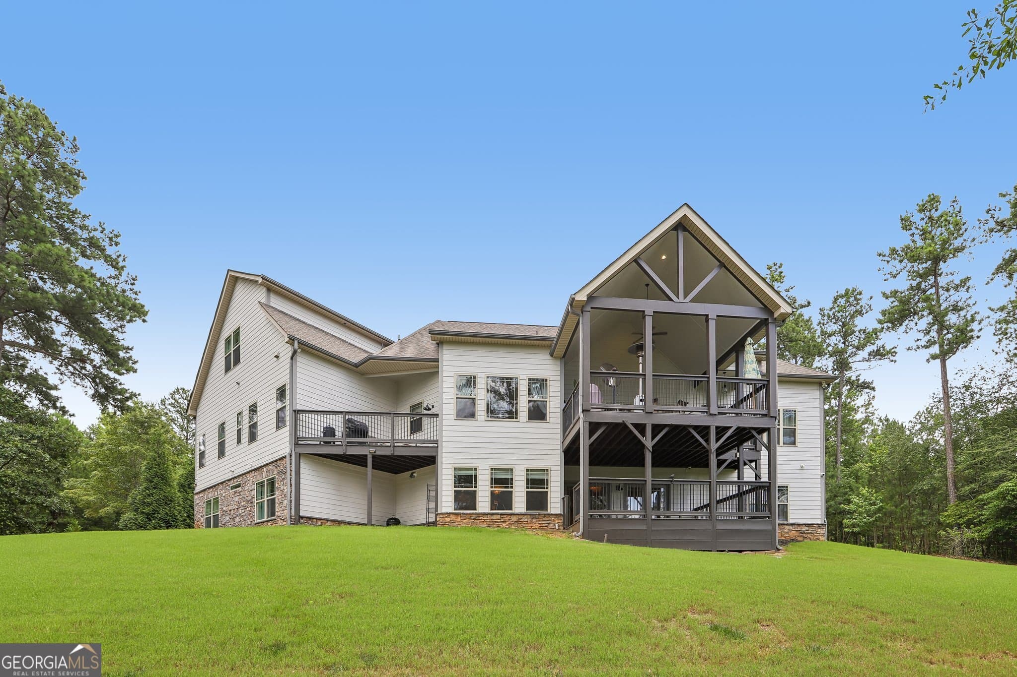 8 bedroom, 7 bathroom, 6,839 sq ft single family residence for sale at 109 Sagewood Court, Newnan, GA 30265 — photo 6