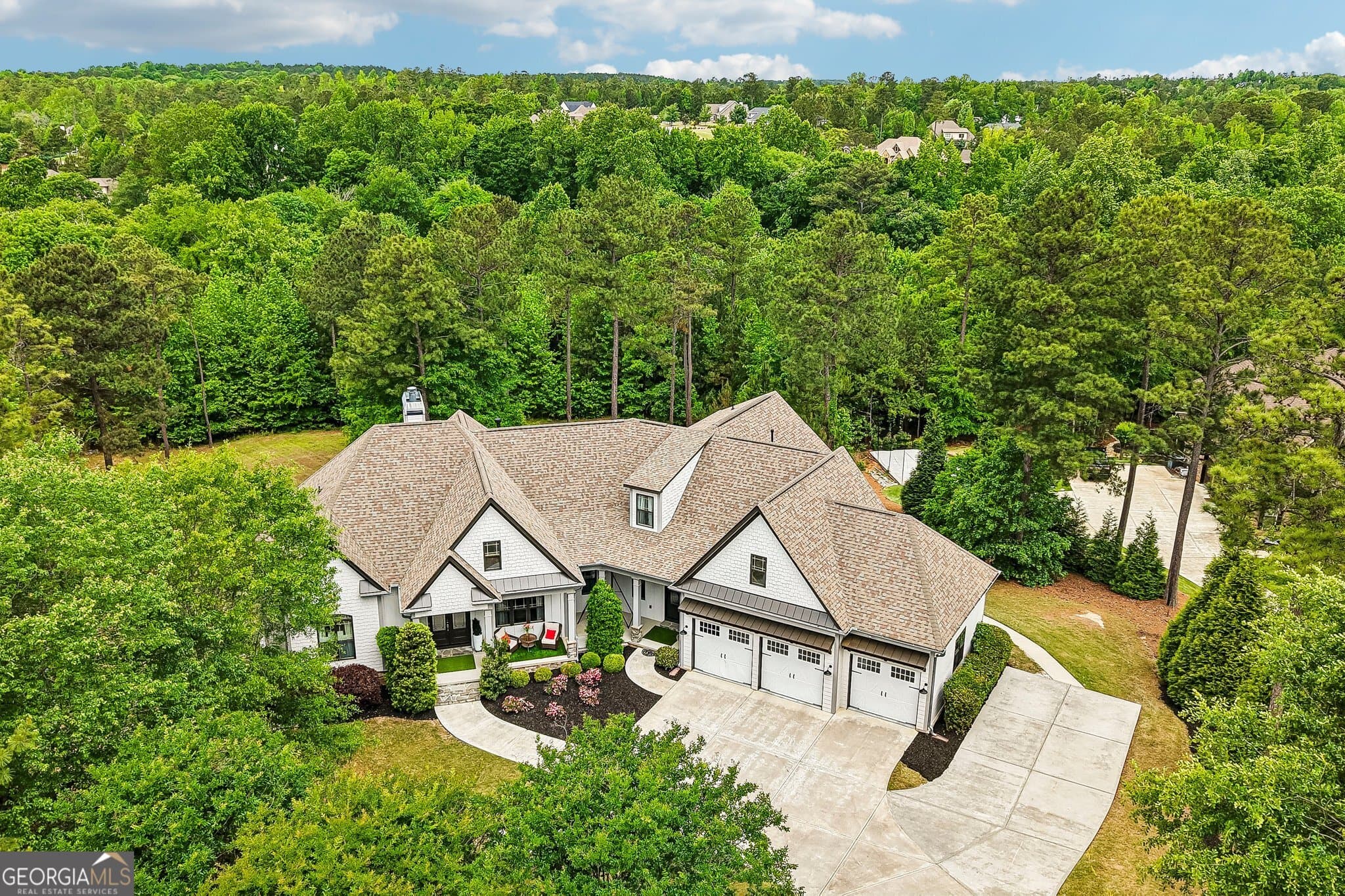 8 bedroom, 7 bathroom, 6,839 sq ft single family residence for sale at 109 Sagewood Court, Newnan, GA 30265 — photo 3