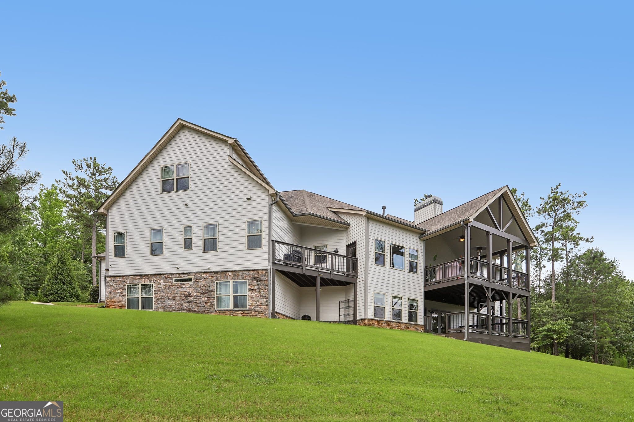 8 bedroom, 7 bathroom, 6,839 sq ft single family residence for sale at 109 Sagewood Court, Newnan, GA 30265 — photo 5