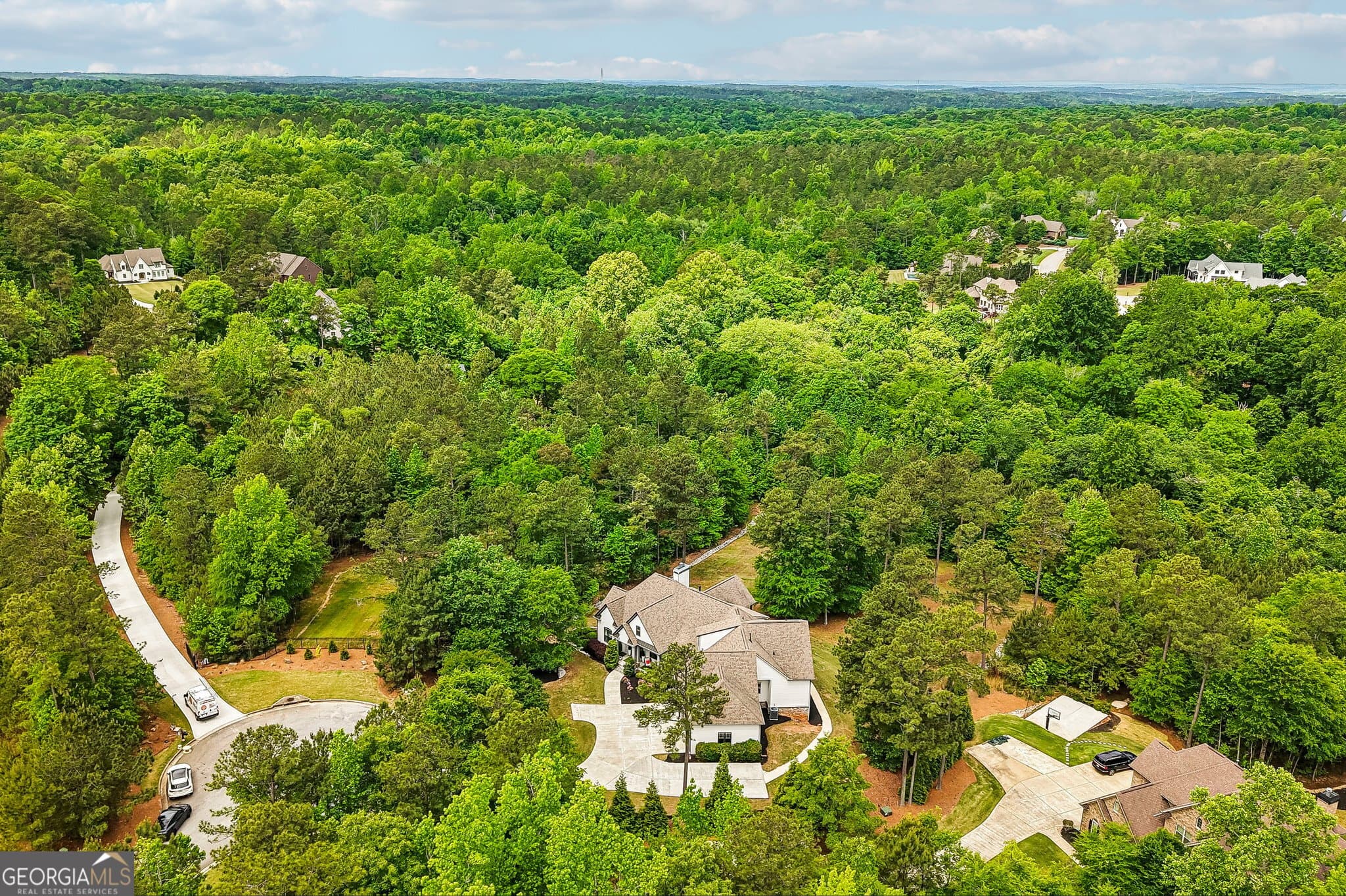 8 bedroom, 7 bathroom, 6,839 sq ft single family residence for sale at 109 Sagewood Court, Newnan, GA 30265 — photo 9