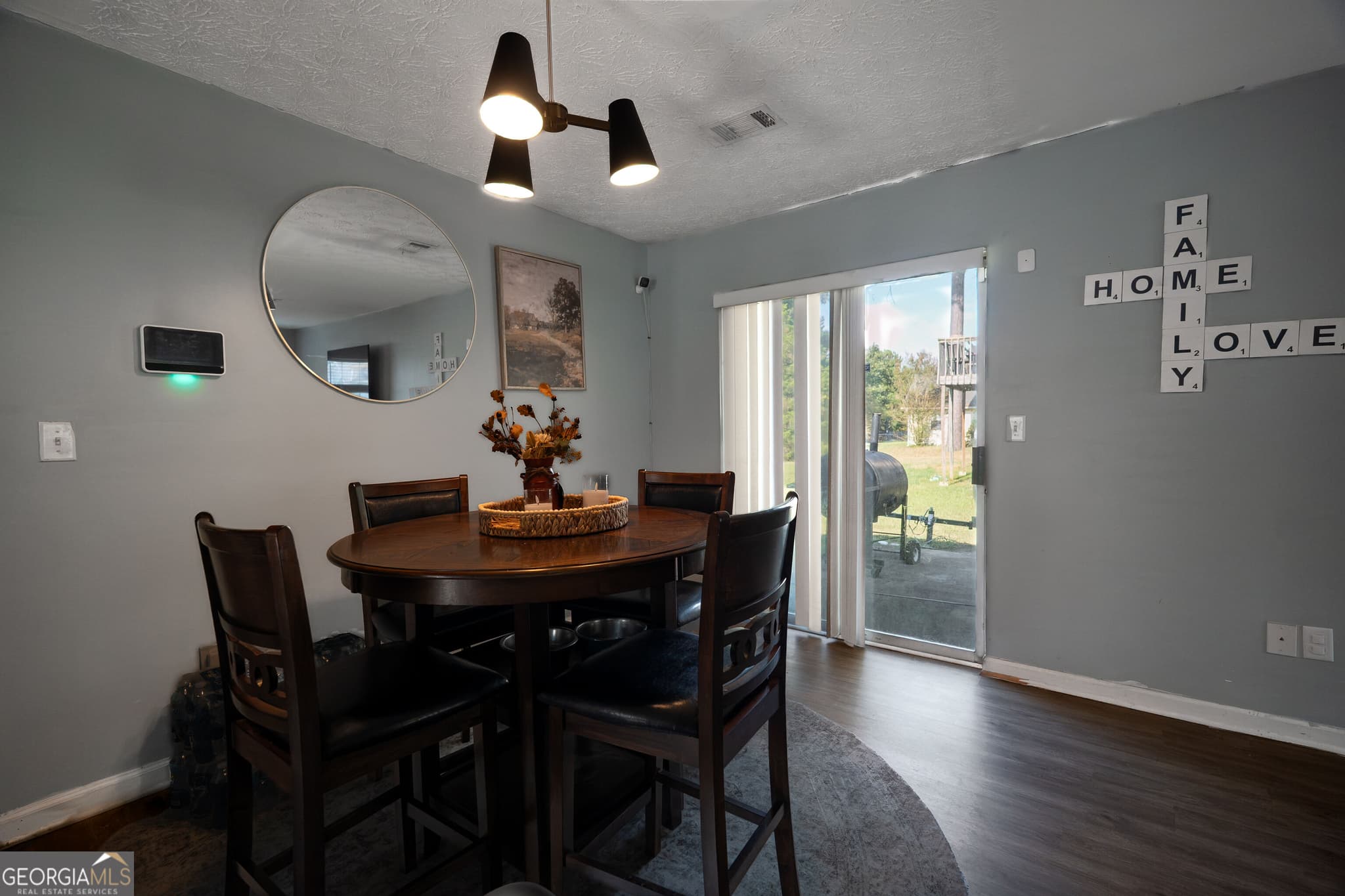 3 bedroom, 2 bathroom, 1,152 sq ft single family residence for sale at 1302 Iron Gate Boulevard, Jonesboro, GA 30238 — photo 7