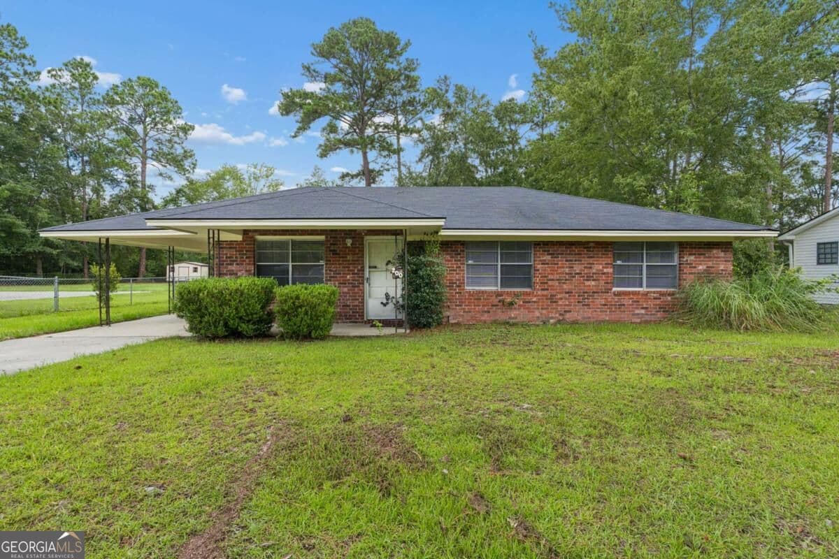 3 bedroom, 2 bathroom, 1,232 sq ft single family residence for sale at 200 Becky Street, Hinesville, GA 31313