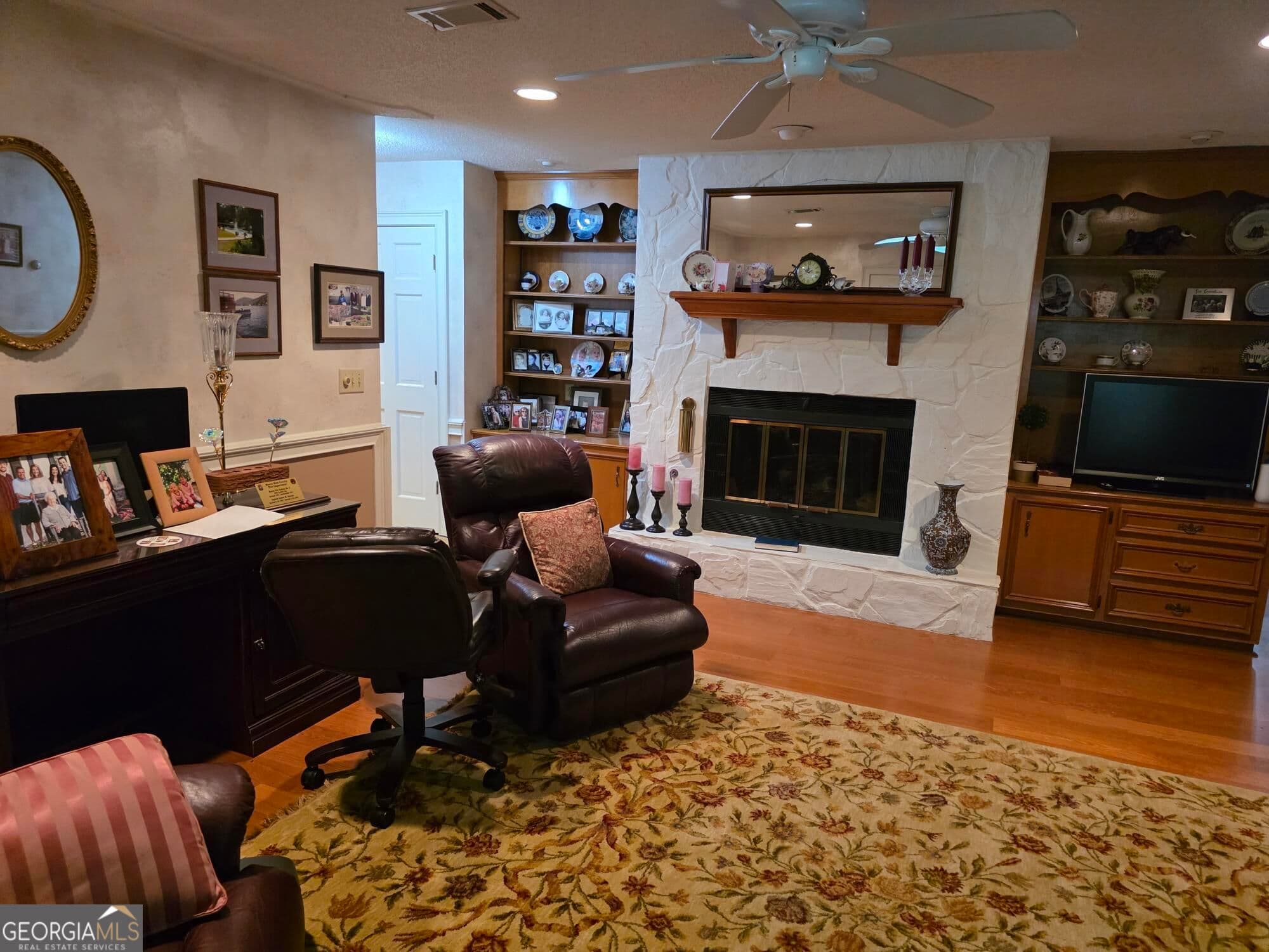 3 bedroom, 2 bathroom, 2,761 sq ft single family residence for sale at 350 Castlegate Road, Macon, GA 31210 — photo 4