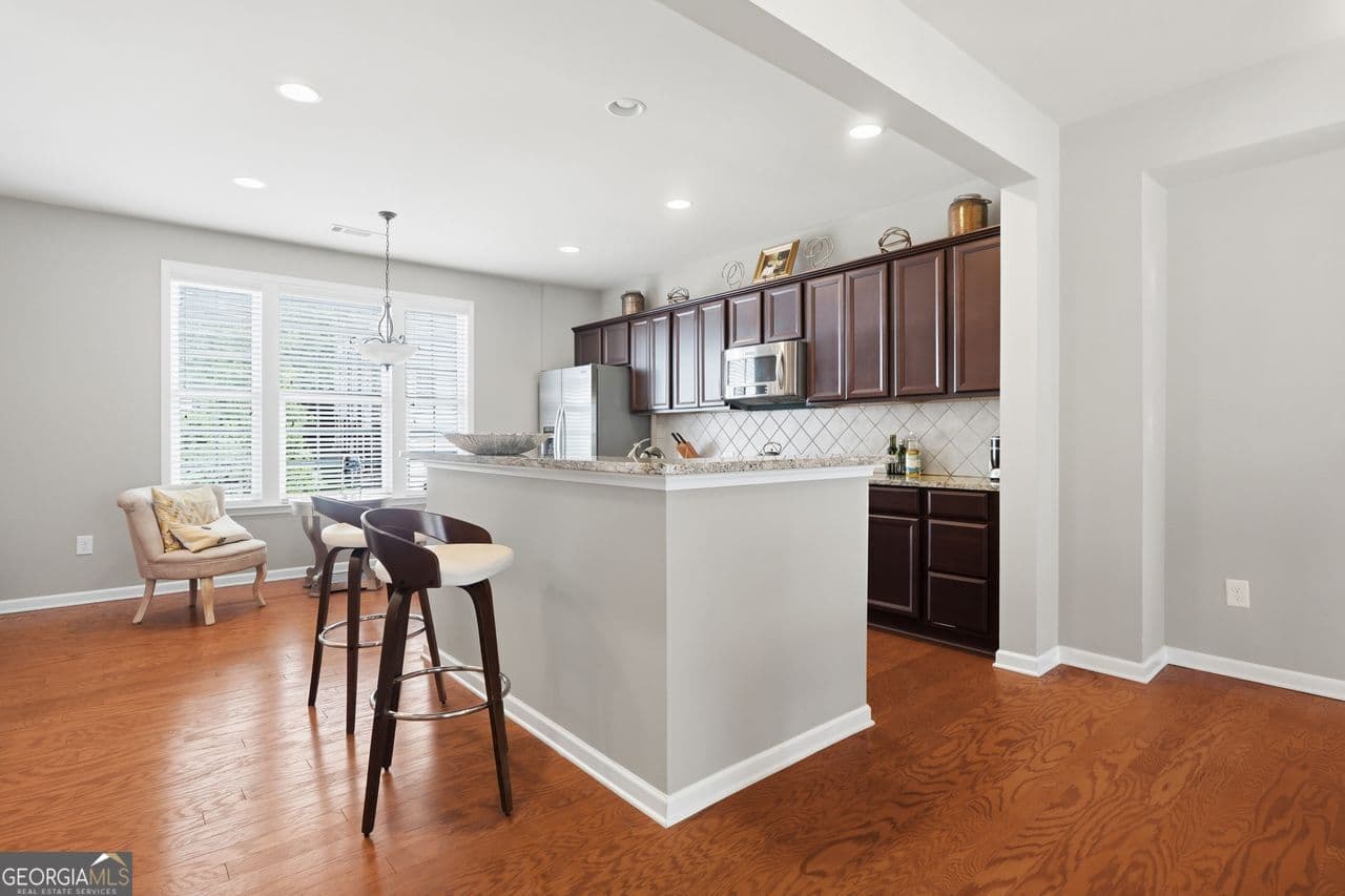 4 bedroom, 3.5 bathroom, 2,300 sq ft single family residence for sale at 4293 Laurel Creek Court 10, Smyrna, GA 30080 — photo 7