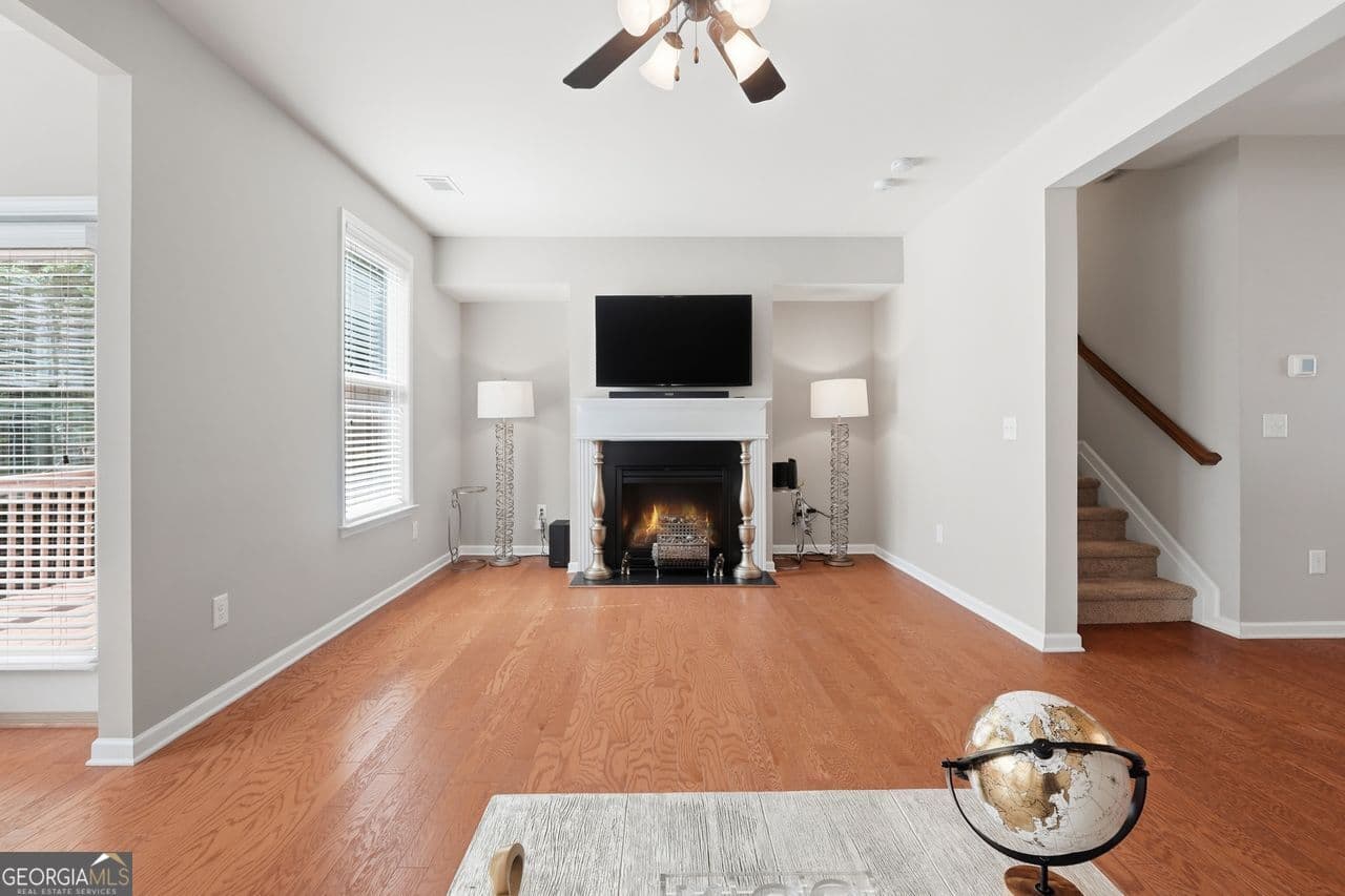 4 bedroom, 3.5 bathroom, 2,300 sq ft single family residence for sale at 4293 Laurel Creek Court 10, Smyrna, GA 30080 — photo 10