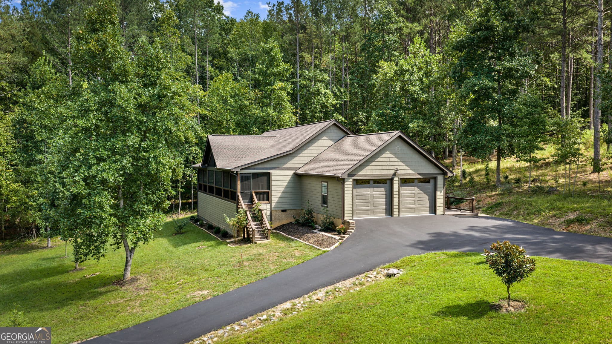 3 bedroom, 2 bathroom, 1,904 sq ft single family residence for sale at 105 Loftis Mtn Road, Blairsville, GA 30512