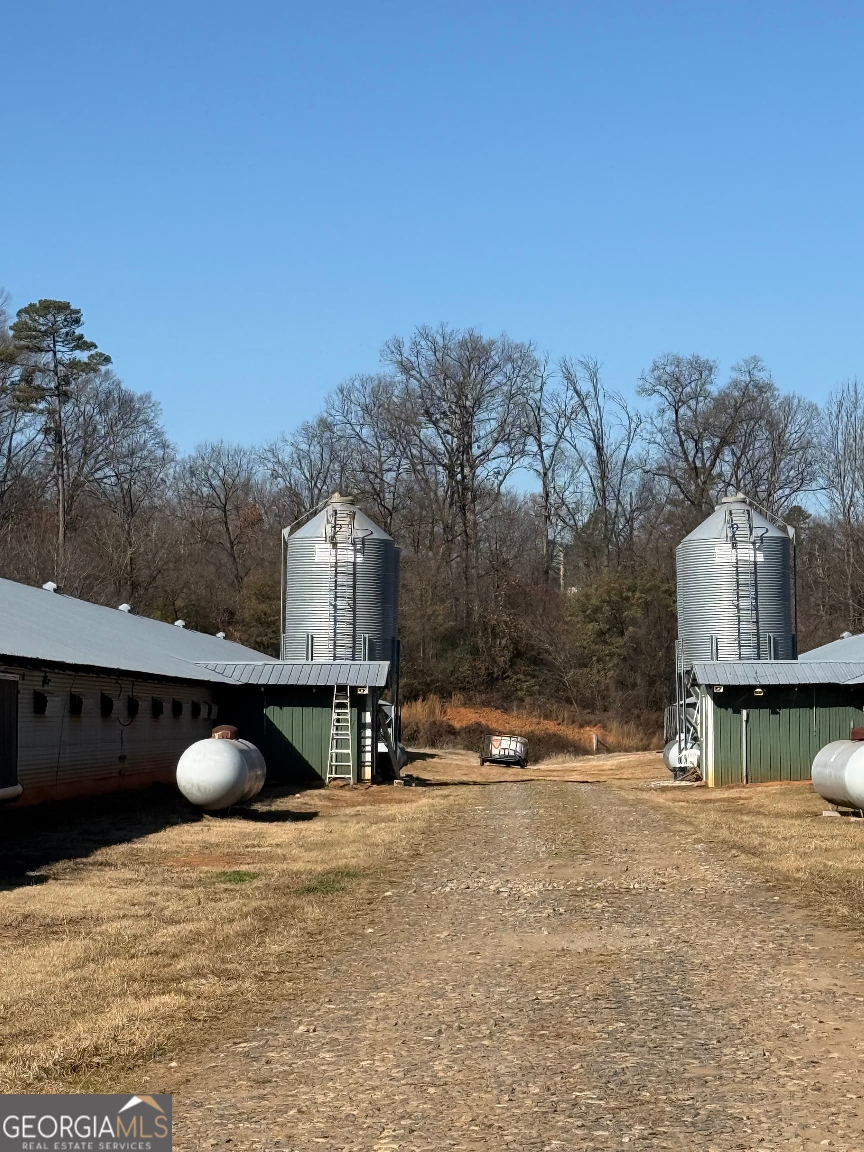 3 bedroom, 2 bathroom, 1,150 sq ft farm for sale at 319 Hunters Creek Road, Toccoa, GA 30577 — photo 6