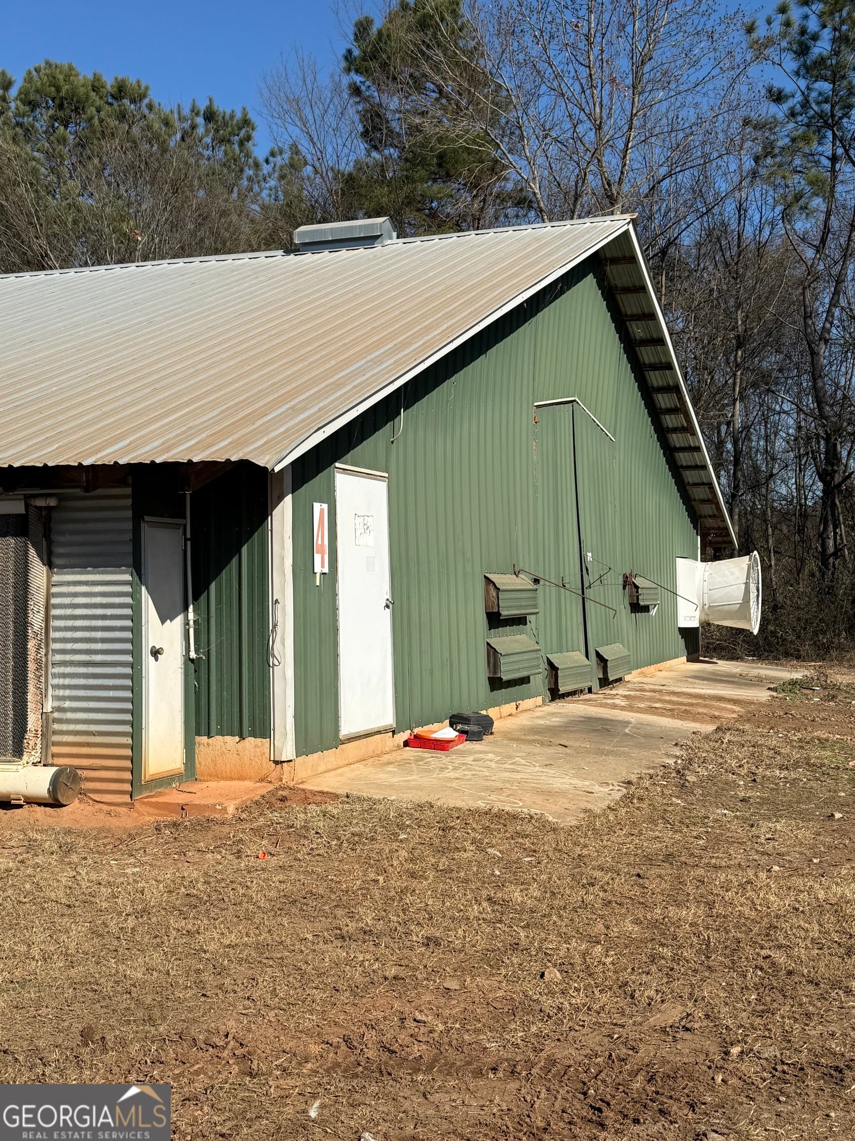 3 bedroom, 2 bathroom, 1,150 sq ft farm for sale at 319 Hunters Creek Road, Toccoa, GA 30577 — photo 3