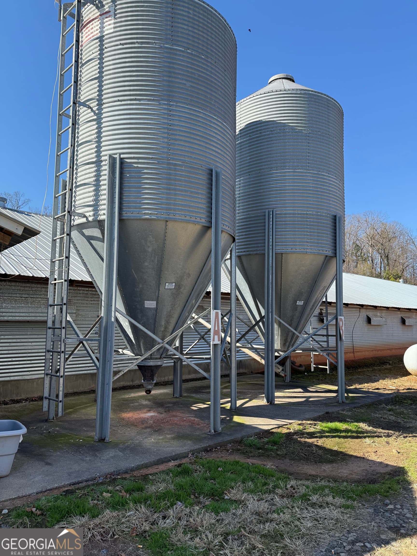 3 bedroom, 2 bathroom, 1,150 sq ft farm for sale at 319 Hunters Creek Road, Toccoa, GA 30577 — photo 9