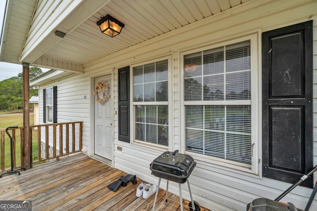 3 bedroom, 1 bathroom, 836 sq ft single family residence for sale at 707 E 3rd Avenue, Cordele, GA 31015 — photo 2