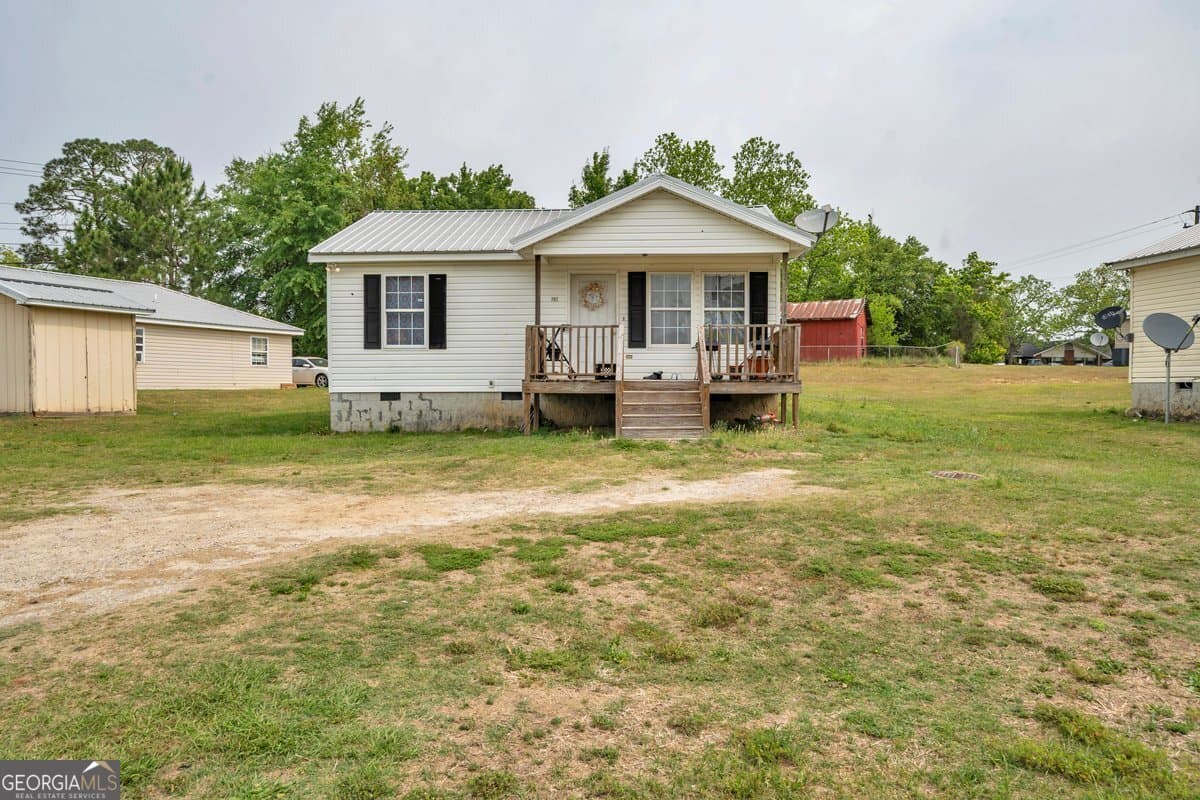3 bedroom, 1 bathroom, 836 sq ft single family residence for sale at 707 E 3rd Avenue, Cordele, GA 31015