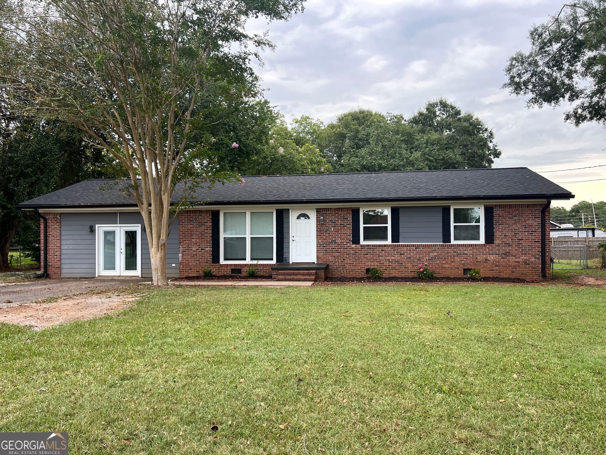 3 bedroom, 2 bathroom, 1,539 sq ft single family residence under contract at 100 Marlon Street, Thomaston, GA 30286 — photo 2