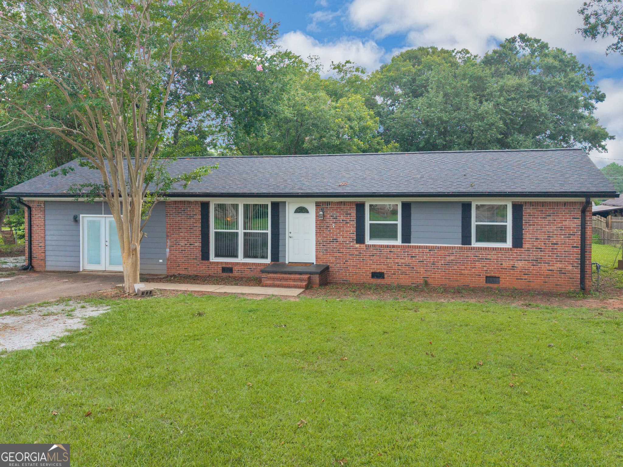 3 bedroom, 2 bathroom, 1,539 sq ft single family residence under contract at 100 Marlon Street, Thomaston, GA 30286