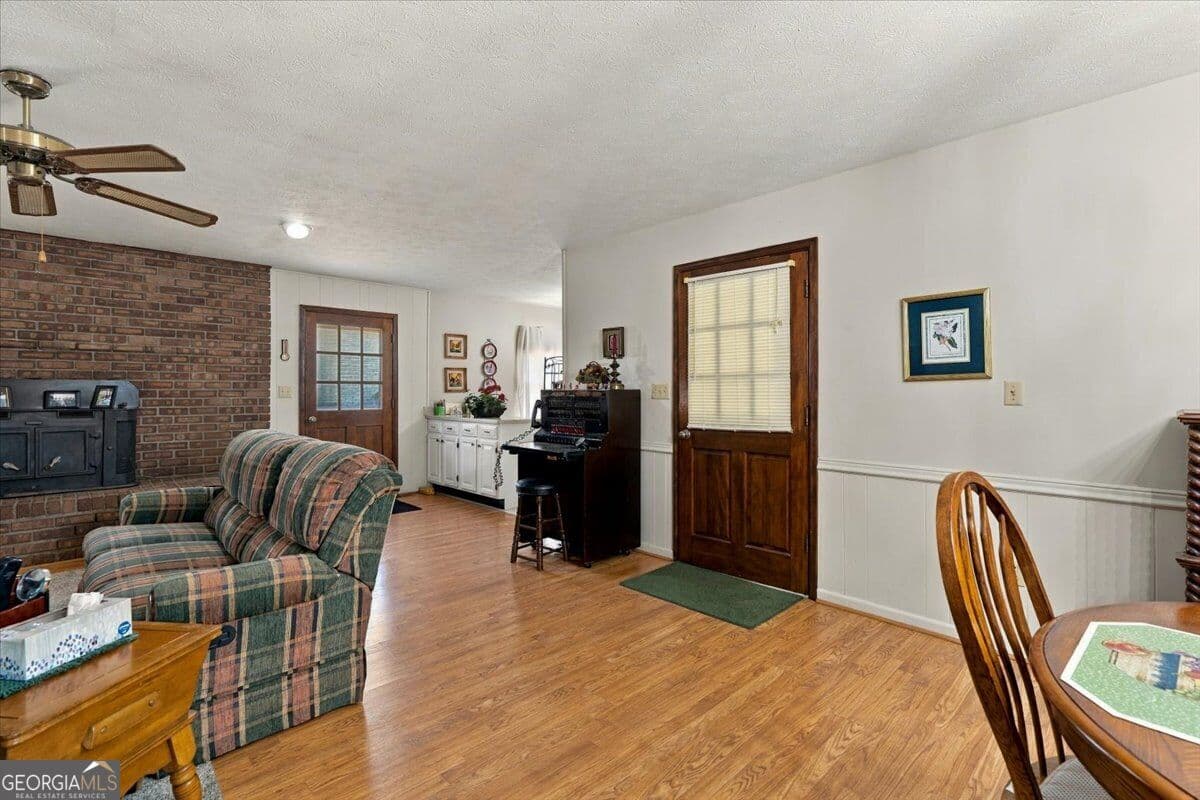 3 bedroom, 2 bathroom, 1,797 sq ft single family residence for sale at 3007 Dames Ferry Road, Forsyth, GA 31029 — photo 7