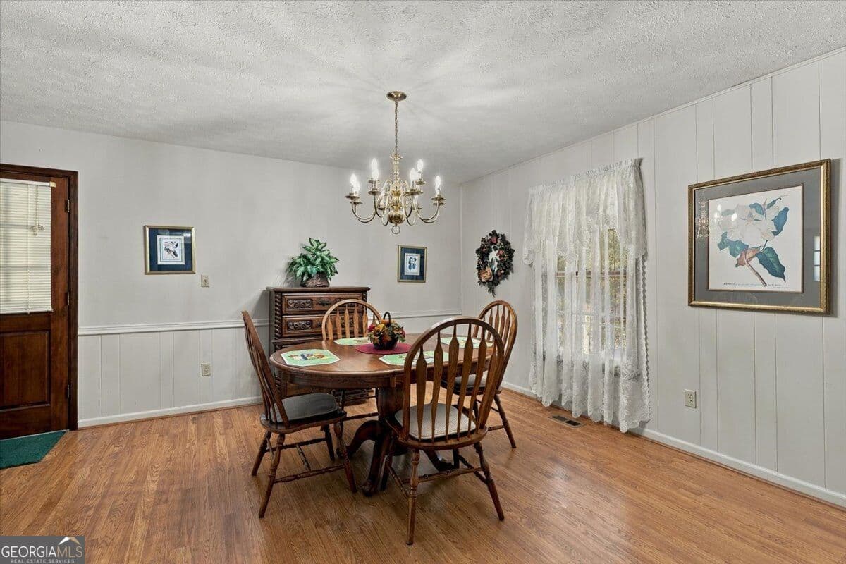 3 bedroom, 2 bathroom, 1,797 sq ft single family residence for sale at 3007 Dames Ferry Road, Forsyth, GA 31029 — photo 8