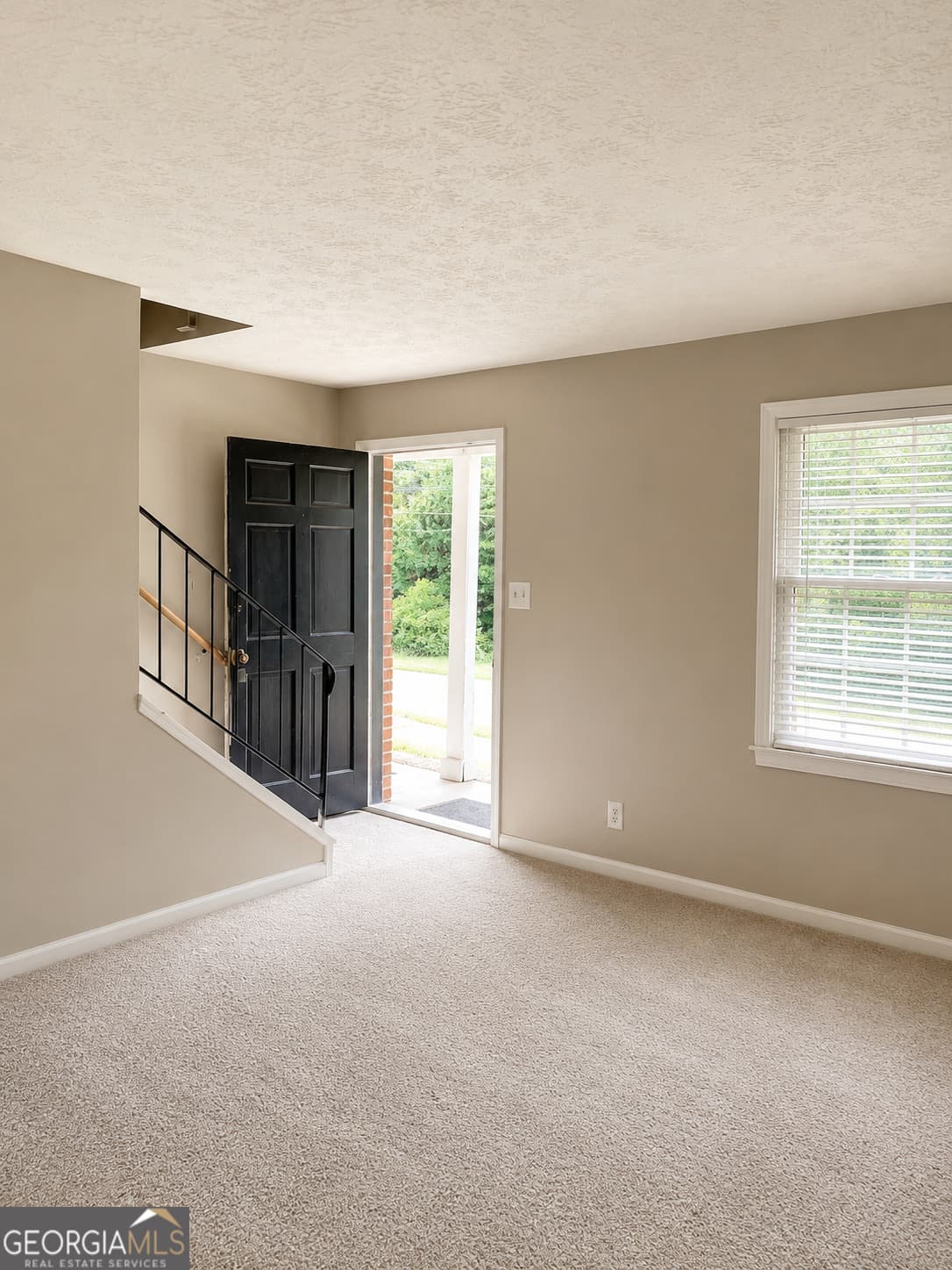 2 bedroom, 1.5 bathroom, 1,050 sq ft townhouse for rent at 1858 Clinton Road, Macon, GA 31211 for $1,100 a month — photo 2