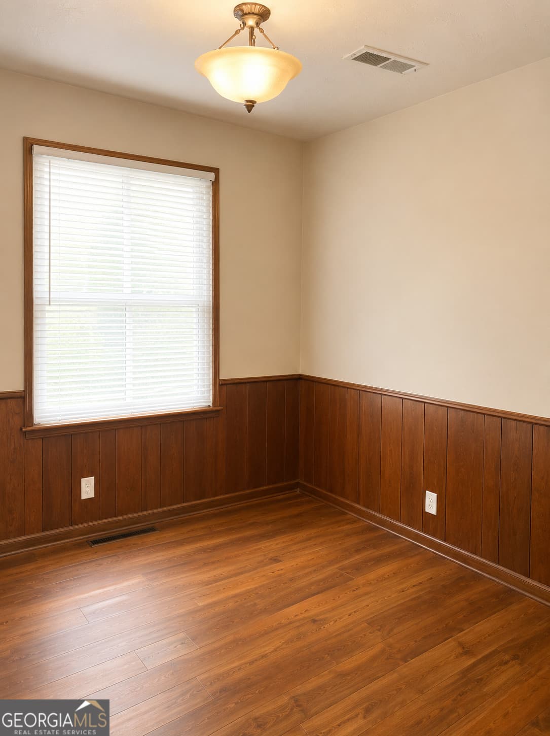 2 bedroom, 1.5 bathroom, 1,050 sq ft townhouse for rent at 1858 Clinton Road, Macon, GA 31211 for $1,100 a month — photo 3