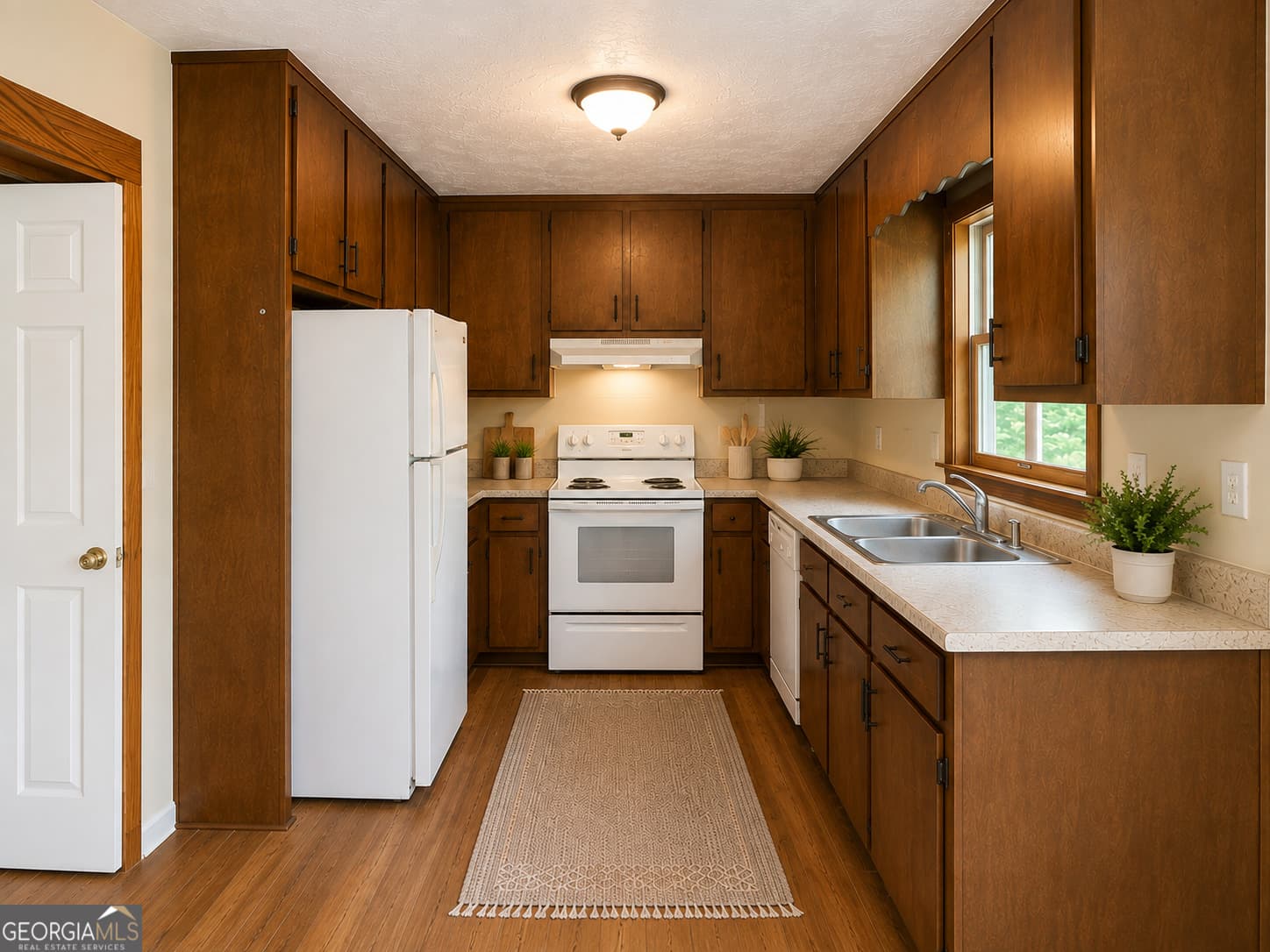 2 bedroom, 1.5 bathroom, 1,050 sq ft townhouse for rent at 1858 Clinton Road, Macon, GA 31211 for $1,100 a month — photo 4