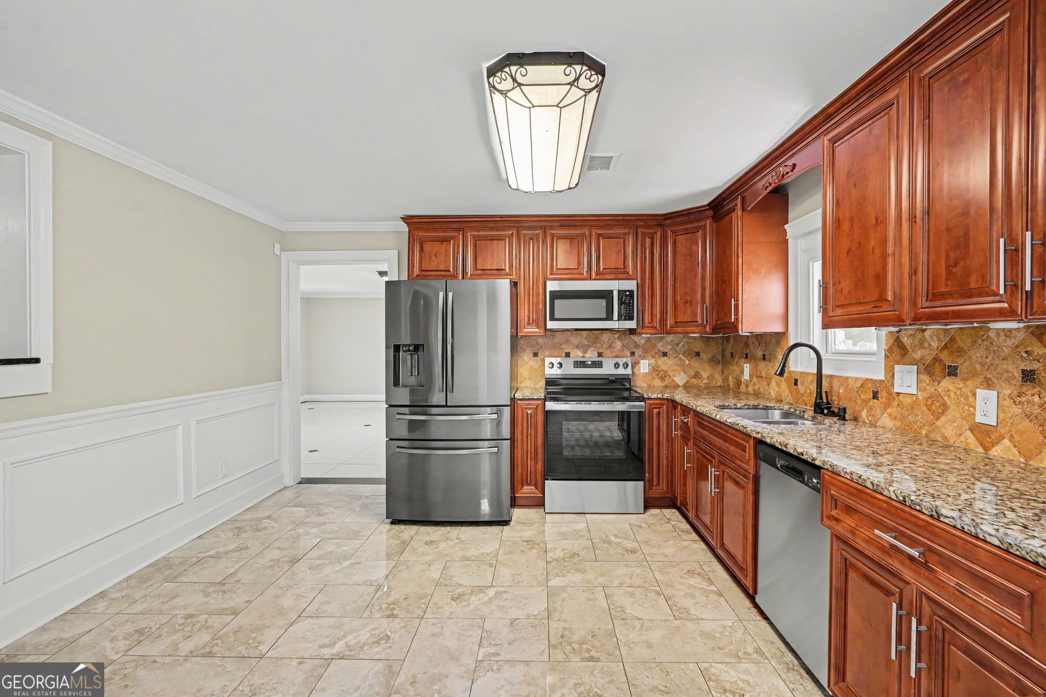 3 bedroom, 2 bathroom, 2,448 sq ft single family residence for sale at 592 Henderson Road, Jonesboro, GA 30238 — photo 7