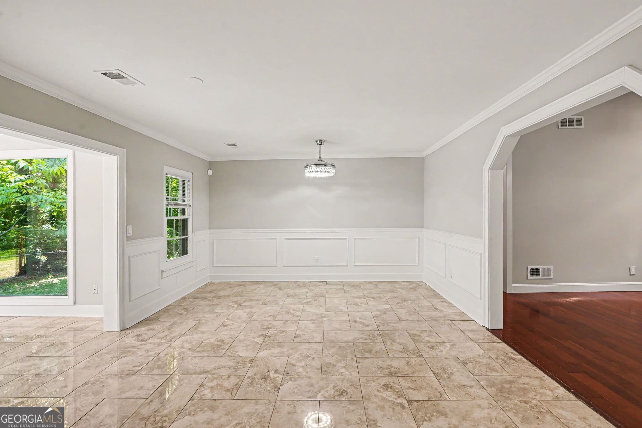 3 bedroom, 2 bathroom, 2,448 sq ft single family residence for sale at 592 Henderson Road, Jonesboro, GA 30238 — photo 9