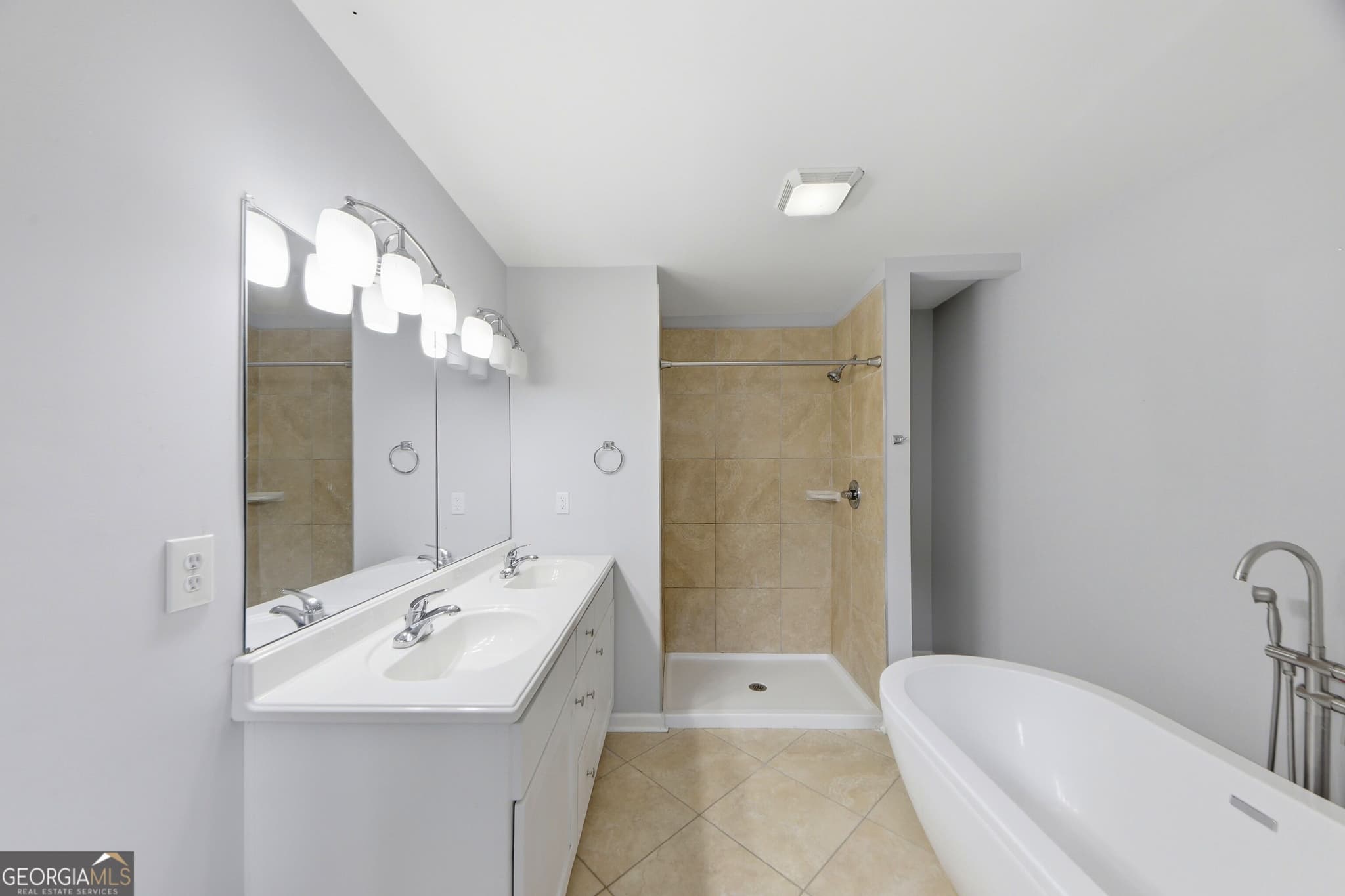 3 bedroom, 2 bathroom, 1,800 sq ft single family residence for rent at 3150 Dogwood Drive, East Point, GA 30344 for $2,150 a month — photo 3