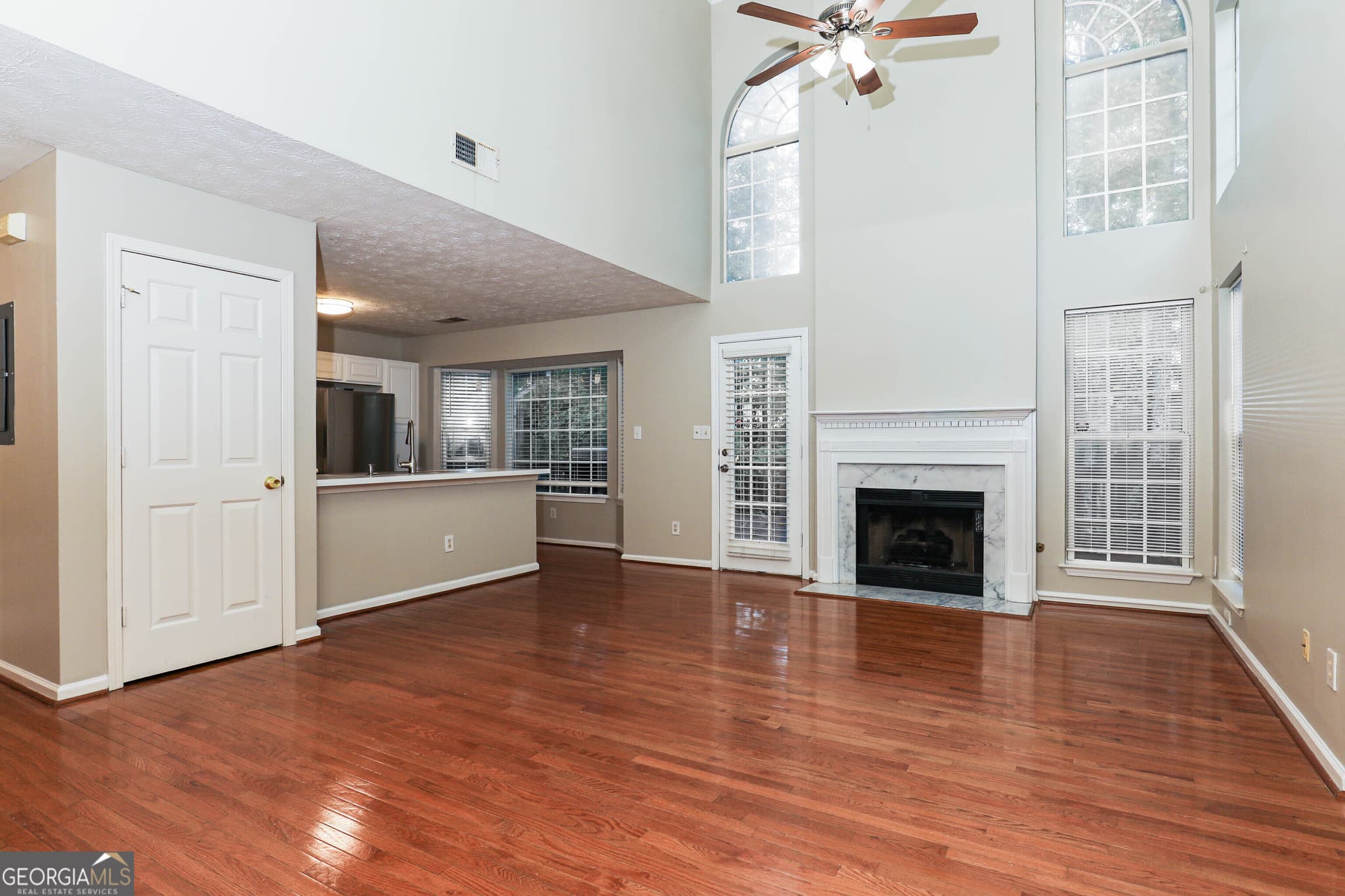 3 bedroom, 2 bathroom, 1,681 sq ft townhouse for rent at 1281 Pointe Drive, Lawrenceville, GA 30044 for $1,900 a month — photo 2