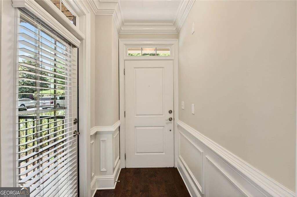 1 bedroom, 1 bathroom, 1,141 sq ft condominium for sale at 2300 Peachford Road 4002, Dunwoody, GA 30338 — photo 3
