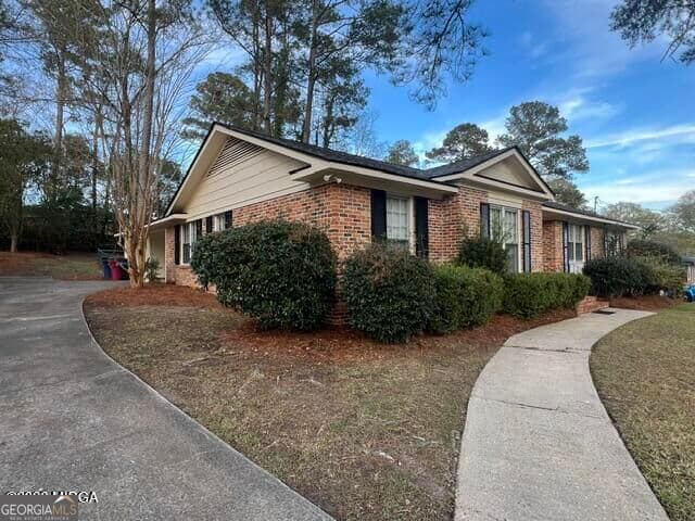 4 bedroom, 2 bathroom, 1,858 sq ft single family residence for sale at 4713 Lattimore Drive, Macon, GA 31210 — photo 2