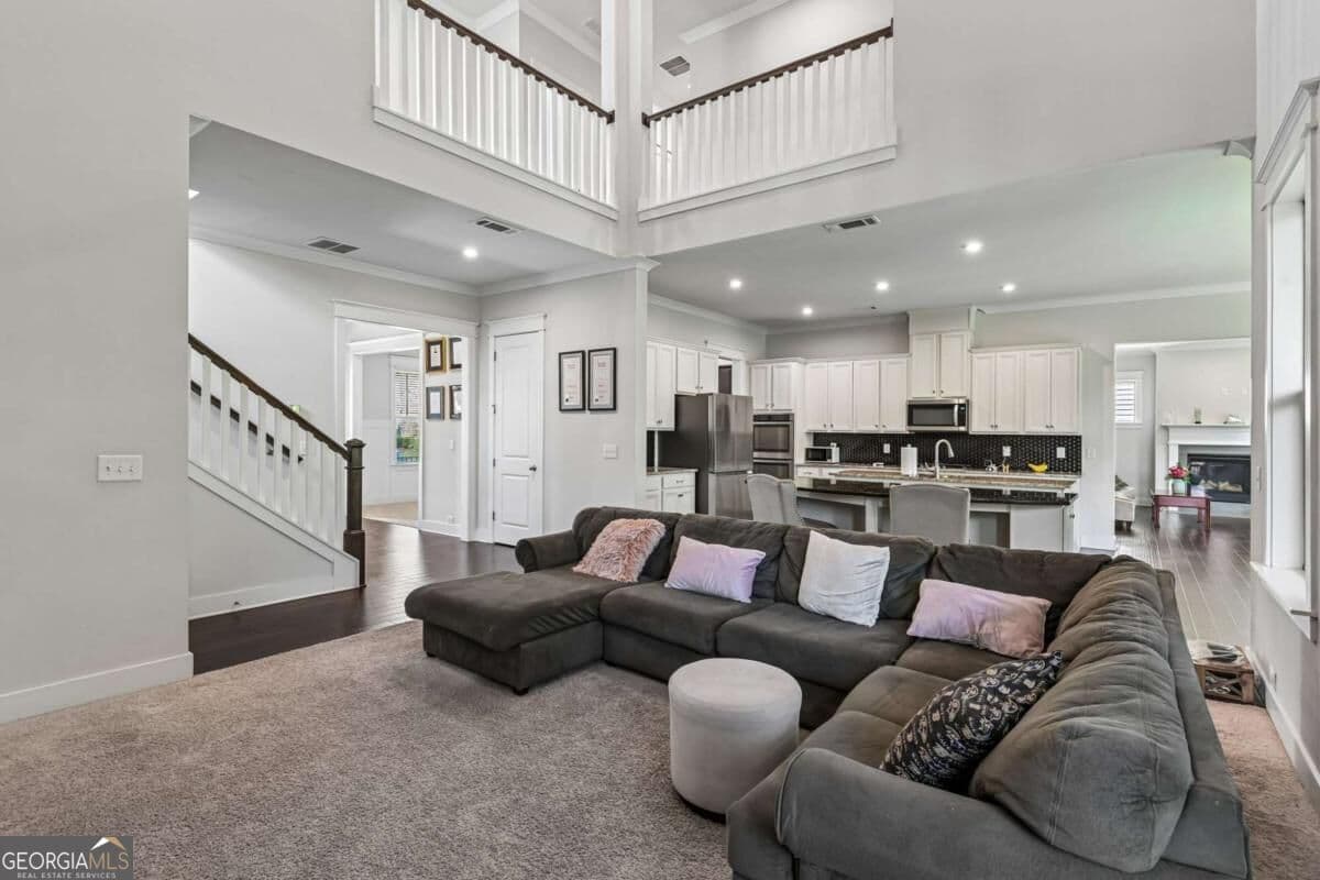 6 bedroom, 5.5 bathroom, 5,149 sq ft single family residence for sale at 606 Taymack, Woodstock, GA 30188 — photo 6