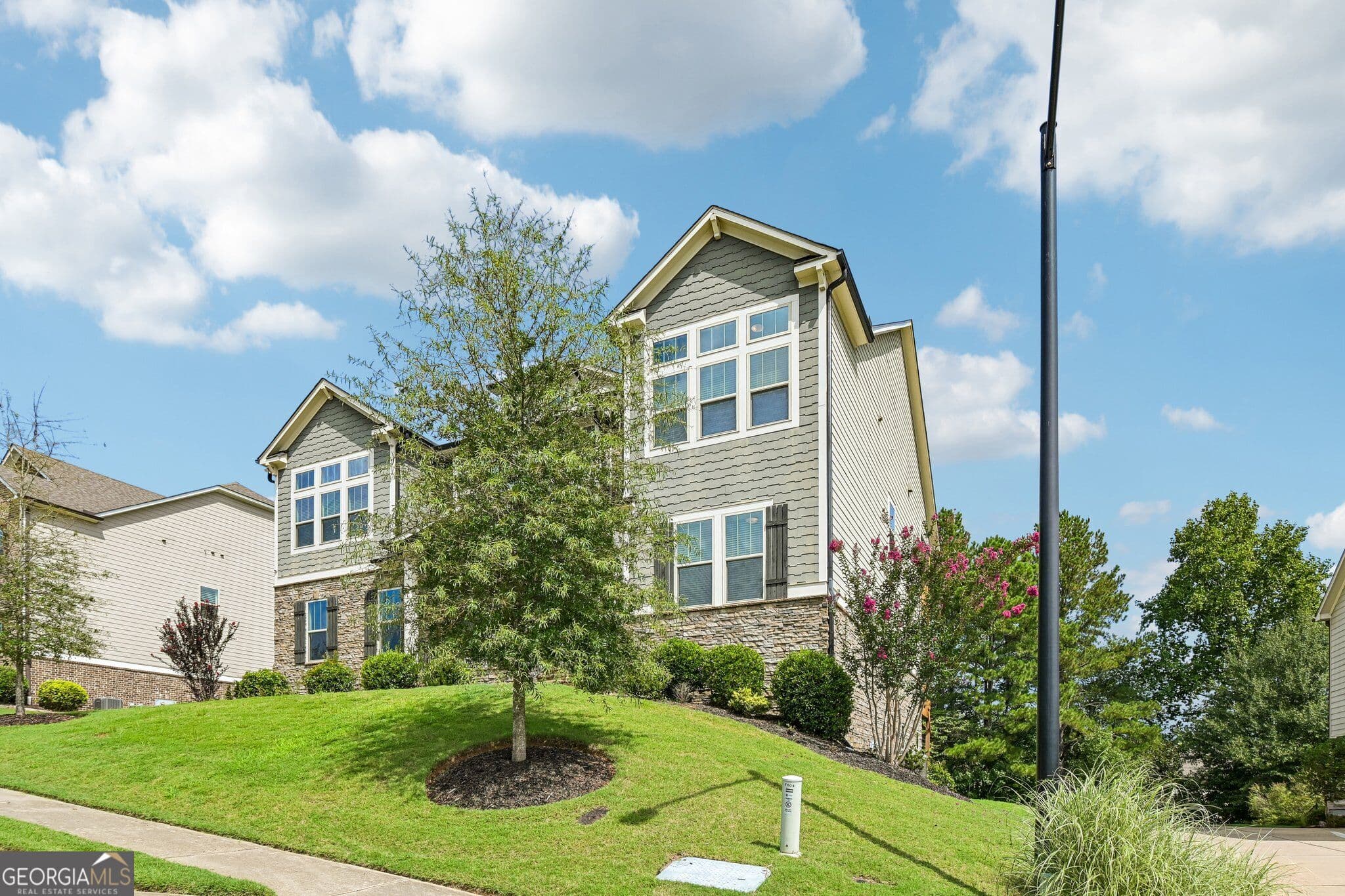 6 bedroom, 5.5 bathroom, 5,149 sq ft single family residence for sale at 606 Taymack, Woodstock, GA 30188 — photo 10