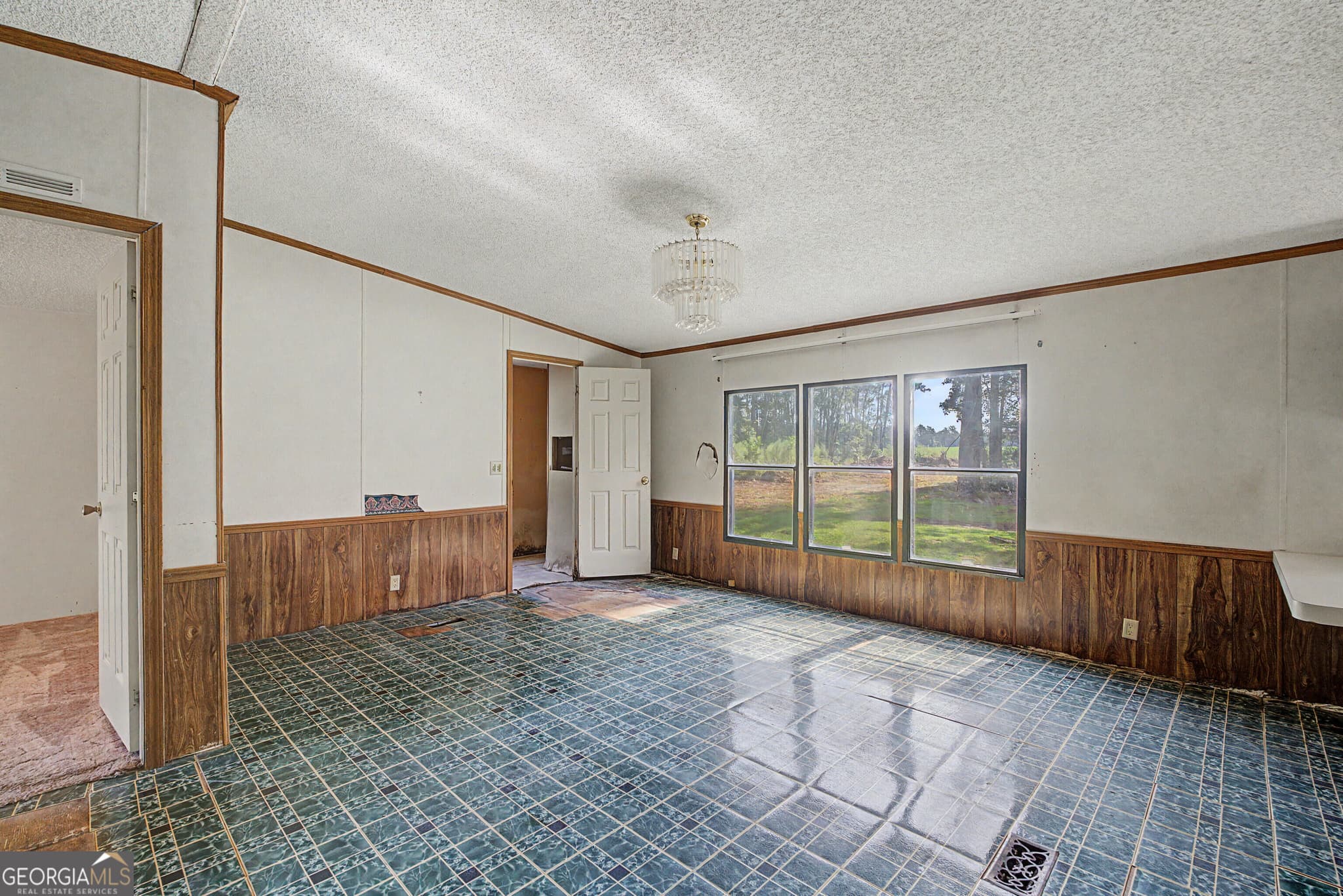 3 bedroom, 2 bathroom, 1,700 sq ft manufactured home,single family residence under contract at 729 Reedsville Road, Clyo, GA 31303 — photo 3