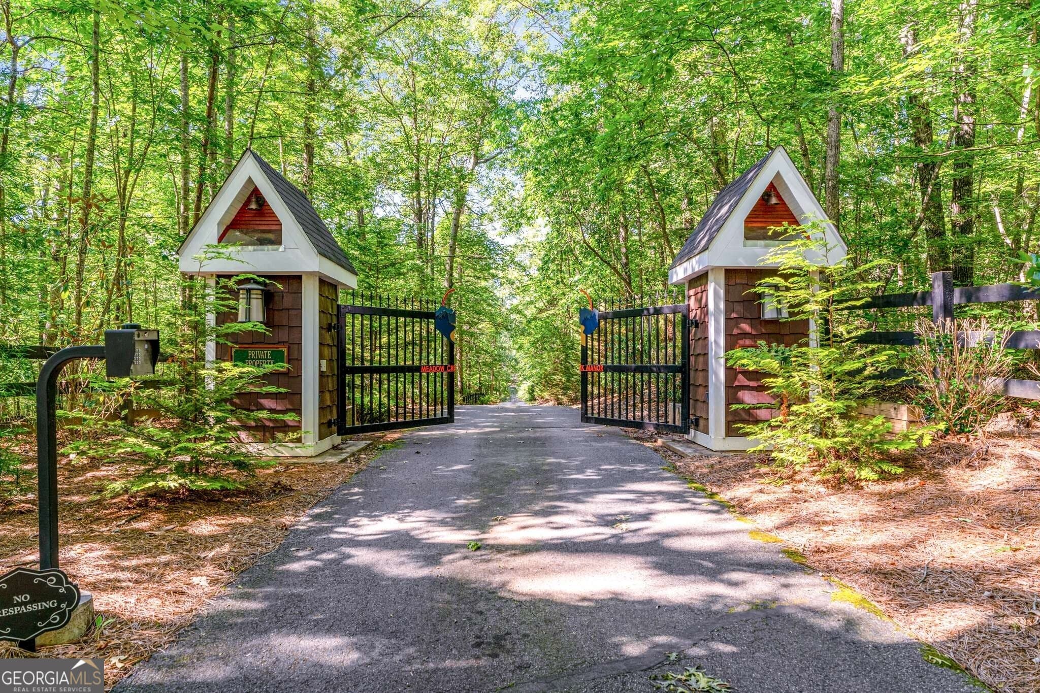 7 bedroom, 6 bathroom, 9,935 sq ft single family residence for sale at 254 Nicholson Road, Blue Ridge, GA 30513 — photo 5