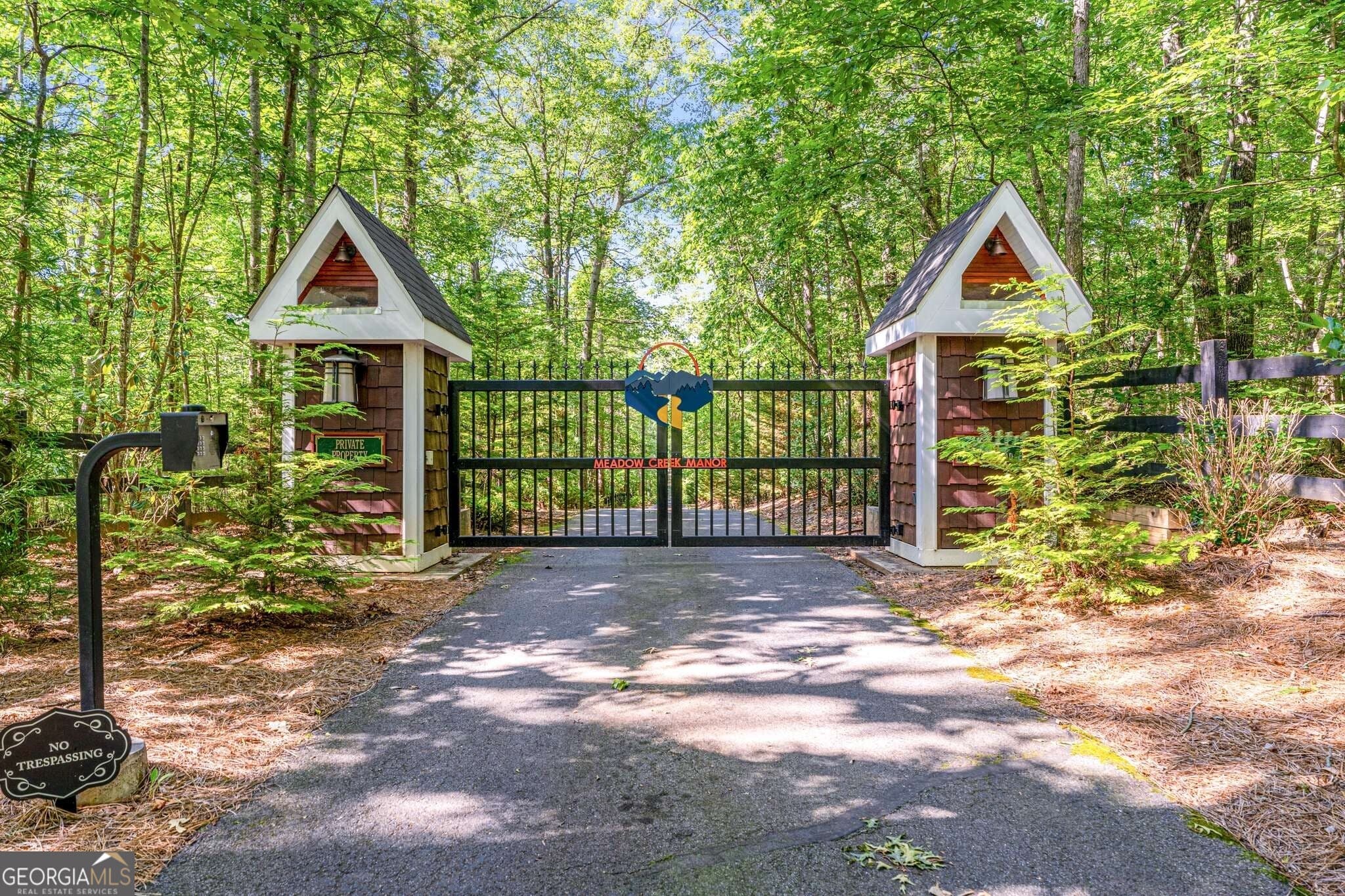 7 bedroom, 6 bathroom, 9,935 sq ft single family residence for sale at 254 Nicholson Road, Blue Ridge, GA 30513 — photo 4