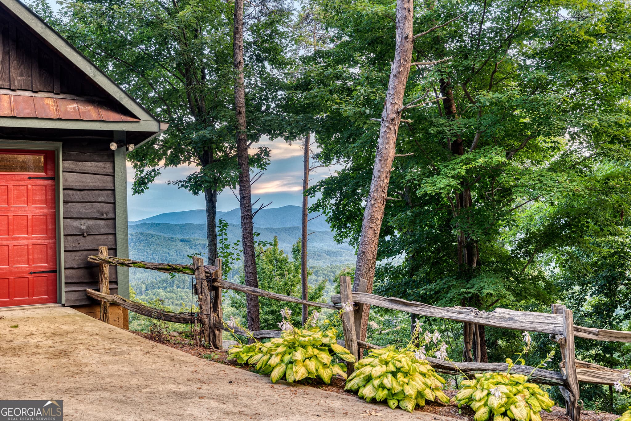 3 bedroom, 3 bathroom, 3,352 sq ft cabin,single family residence for sale at 280 Point Of View Road, Blue Ridge, GA 30513 — photo 5