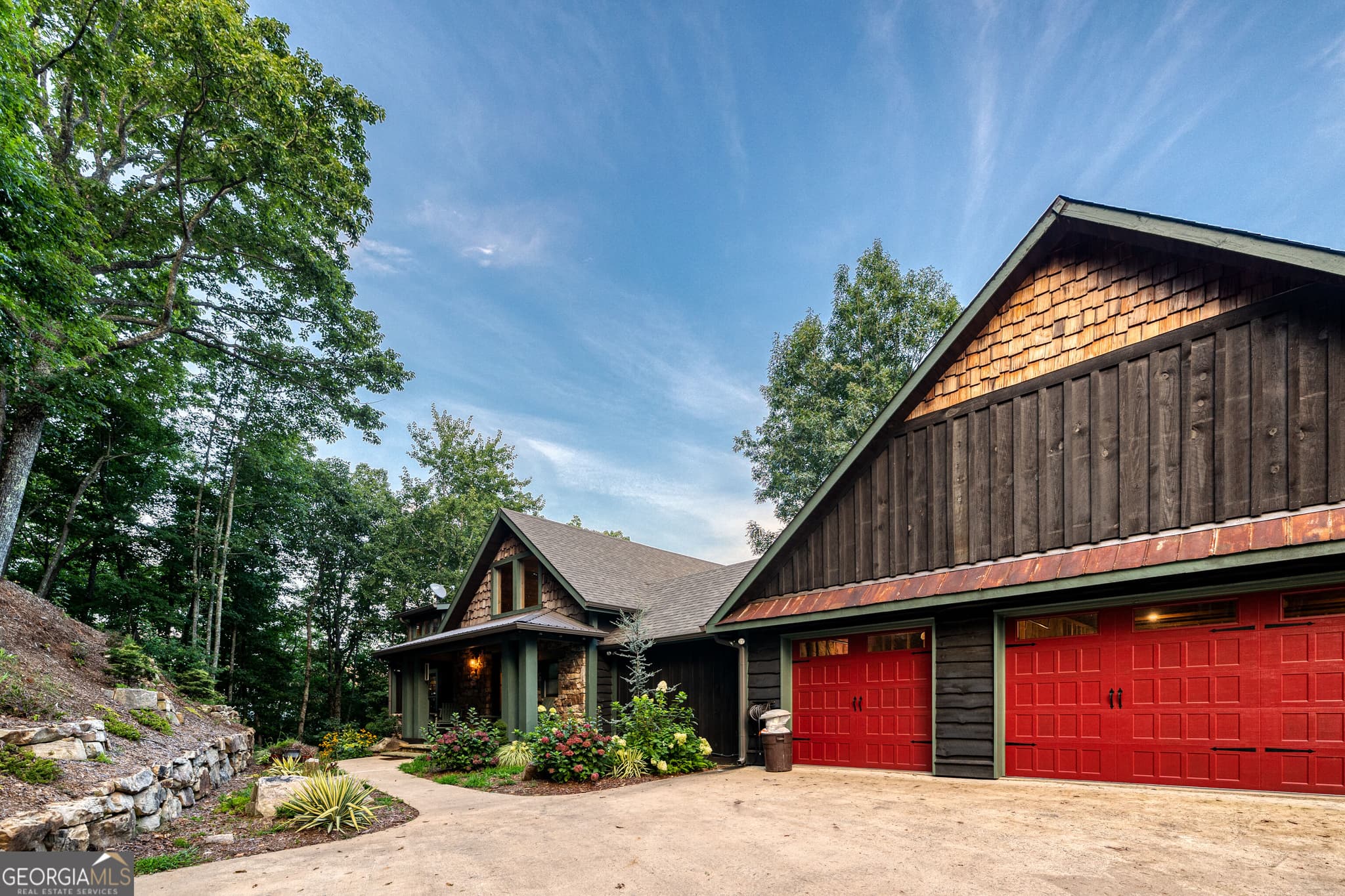 3 bedroom, 3 bathroom, 3,352 sq ft cabin,single family residence for sale at 280 Point Of View Road, Blue Ridge, GA 30513 — photo 4
