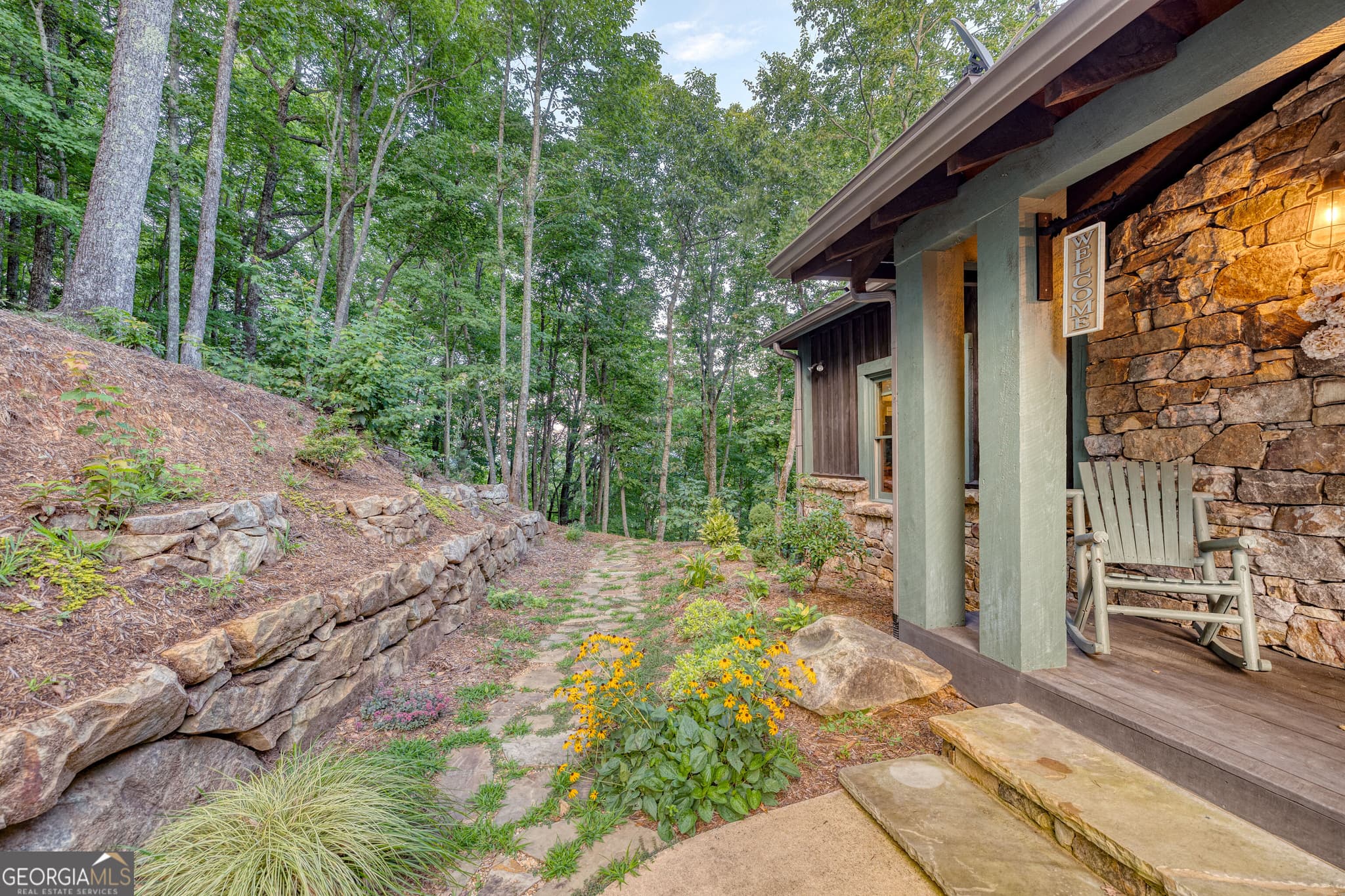 3 bedroom, 3 bathroom, 3,352 sq ft cabin,single family residence for sale at 280 Point Of View Road, Blue Ridge, GA 30513 — photo 8