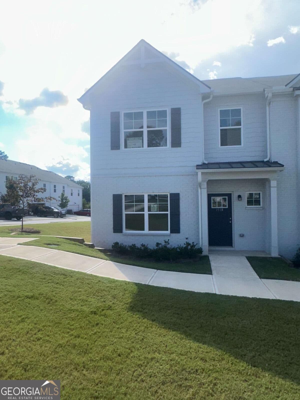 3 bedroom, 2.5 bathroom, 1,665 sq ft townhouse for sale at 1918 Christine Way 112, Conyers, GA 30013 — photo 1 of 30