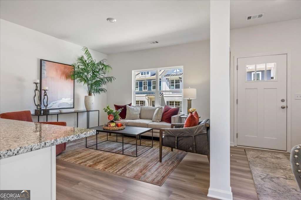 3 bedroom, 2.5 bathroom, 1,665 sq ft townhouse for sale at 1918 Christine Way 112, Conyers, GA 30013 — photo 5