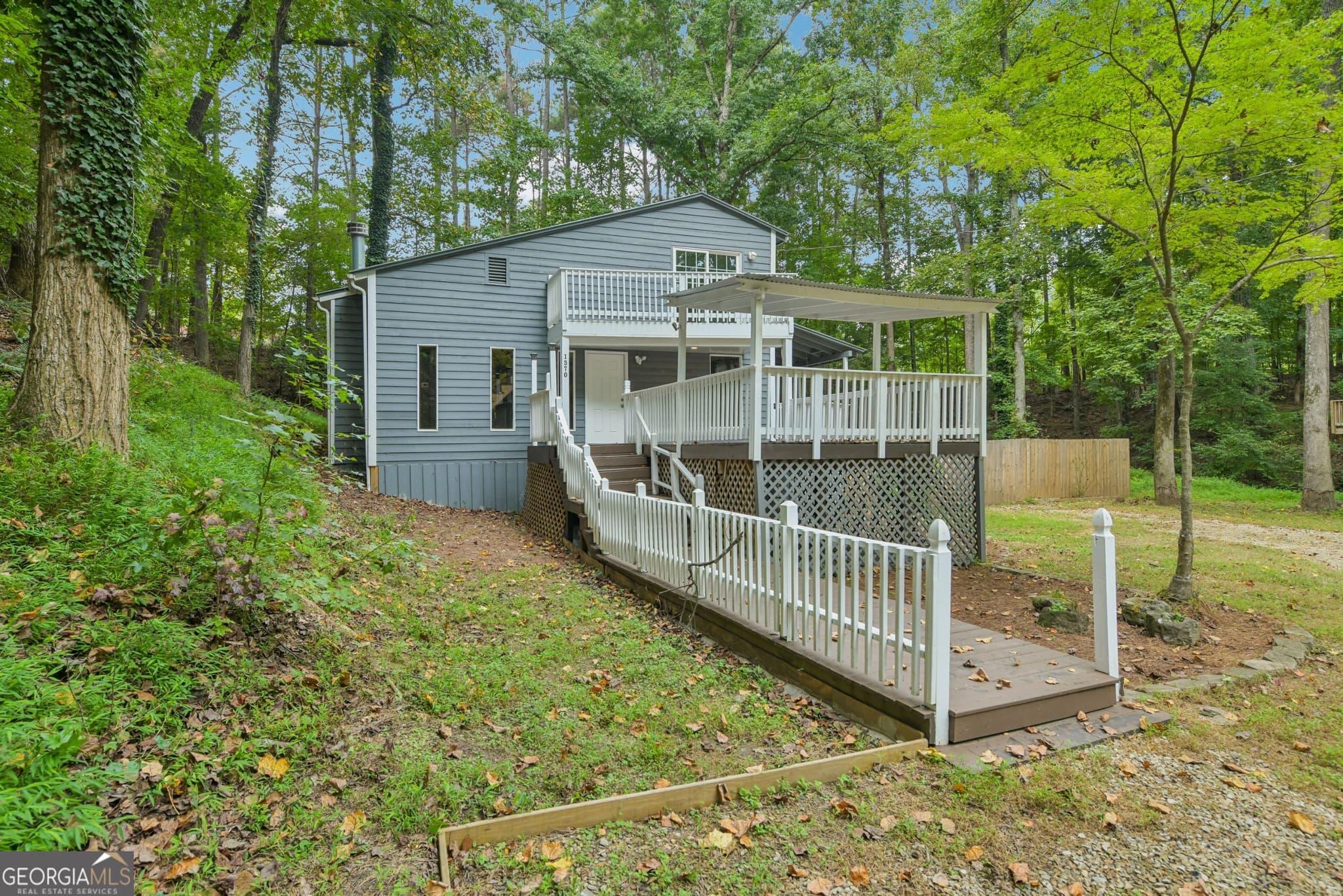 3 bedroom, 2 bathroom, 1,386 sq ft single family residence for sale at 1370 Eaglecreek Trail, Cumming, GA 30041
