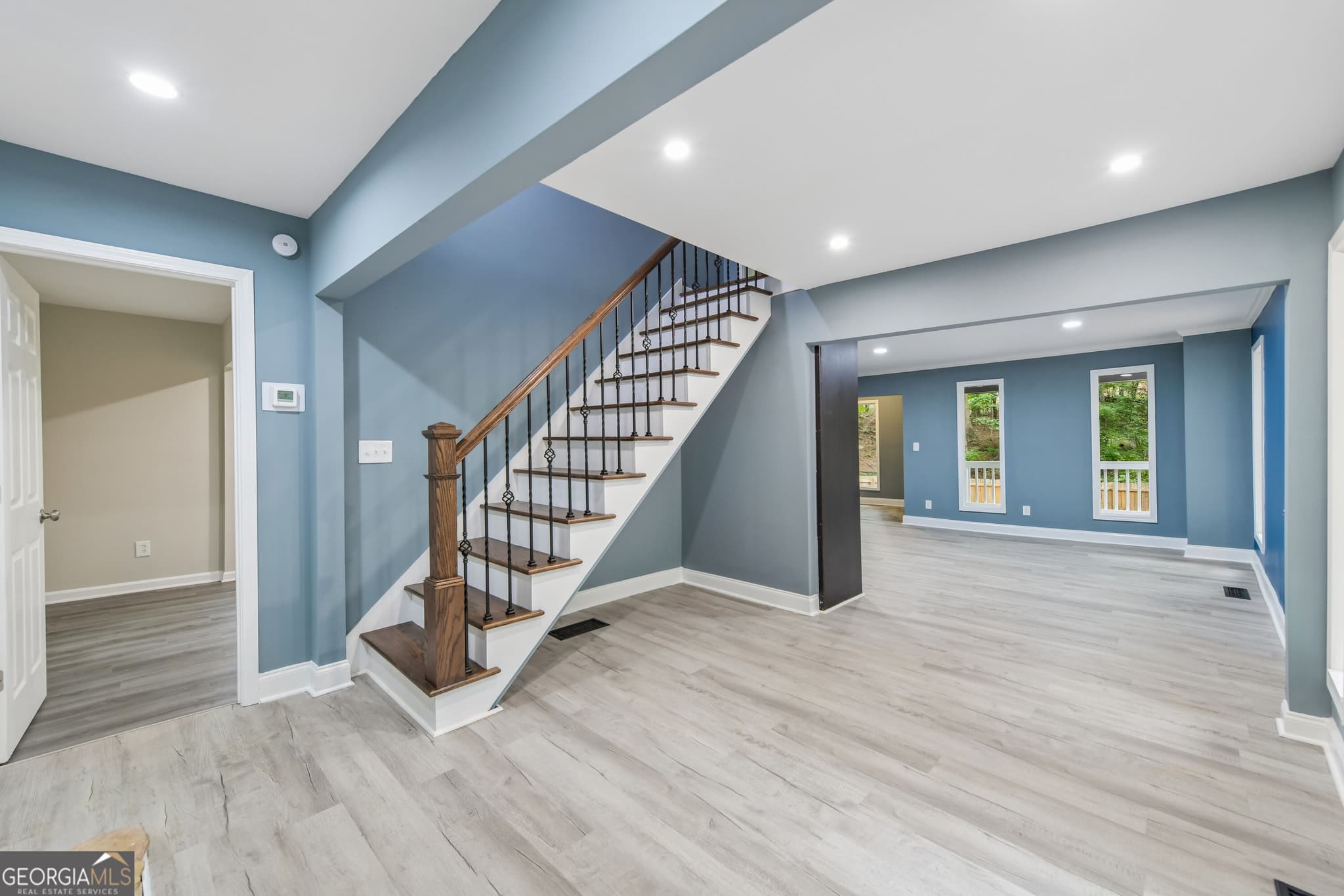 3 bedroom, 2 bathroom, 1,386 sq ft single family residence for sale at 1370 Eaglecreek Trail, Cumming, GA 30041 — photo 8