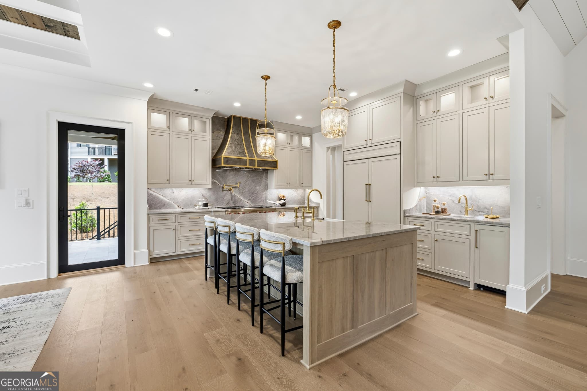 6 bedroom, 7 bathroom, 5,025 sq ft single family residence for sale at 1051 Oliver Creek, Greensboro, GA 30642 — photo 8