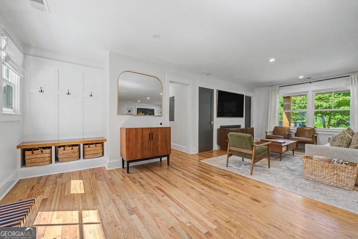 3 bedroom, 2.5 bathroom single family residence for rent at 512 Cherokee Street, Marietta, GA 30060 for $3,500 a month — photo 10
